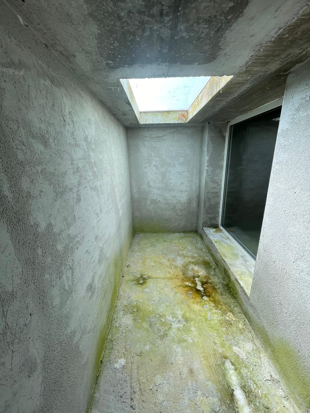 Immagine 42 di Villa in vendita  a Camaiore