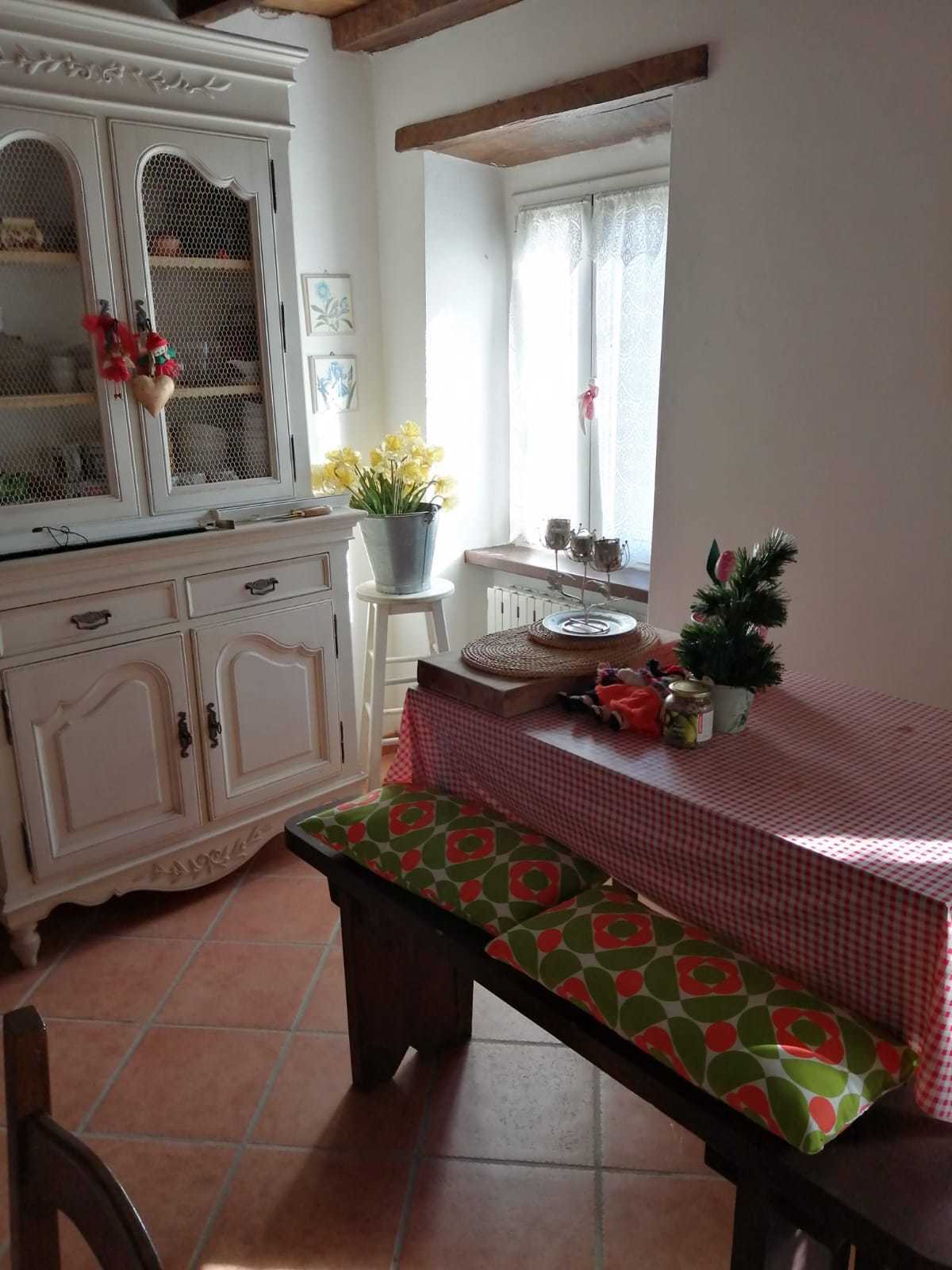 Immagine 3 di Porzione di casa in vendita  a Seravezza