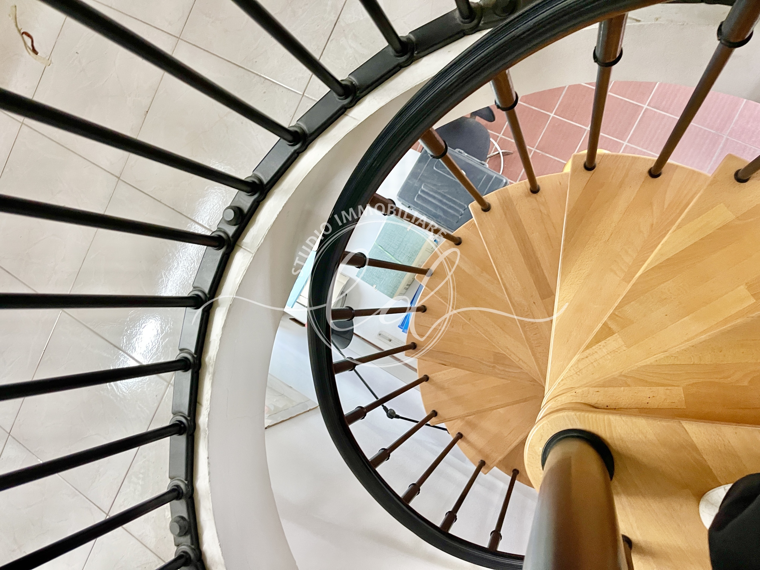 Immagine 10 di Porzione di casa in vendita  a Pietrasanta