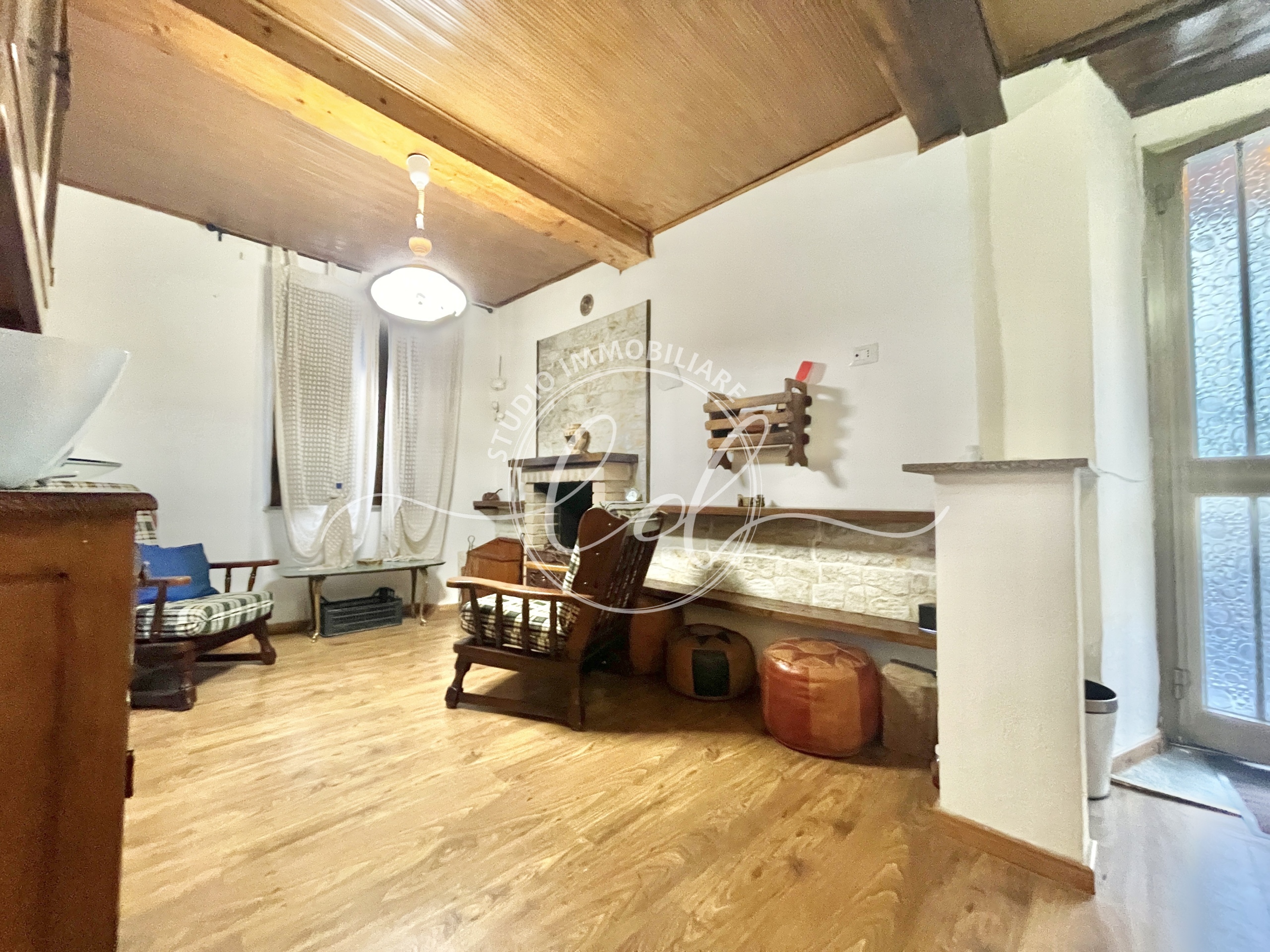 Immagine 12 di Porzione di casa in vendita  a Stazzema