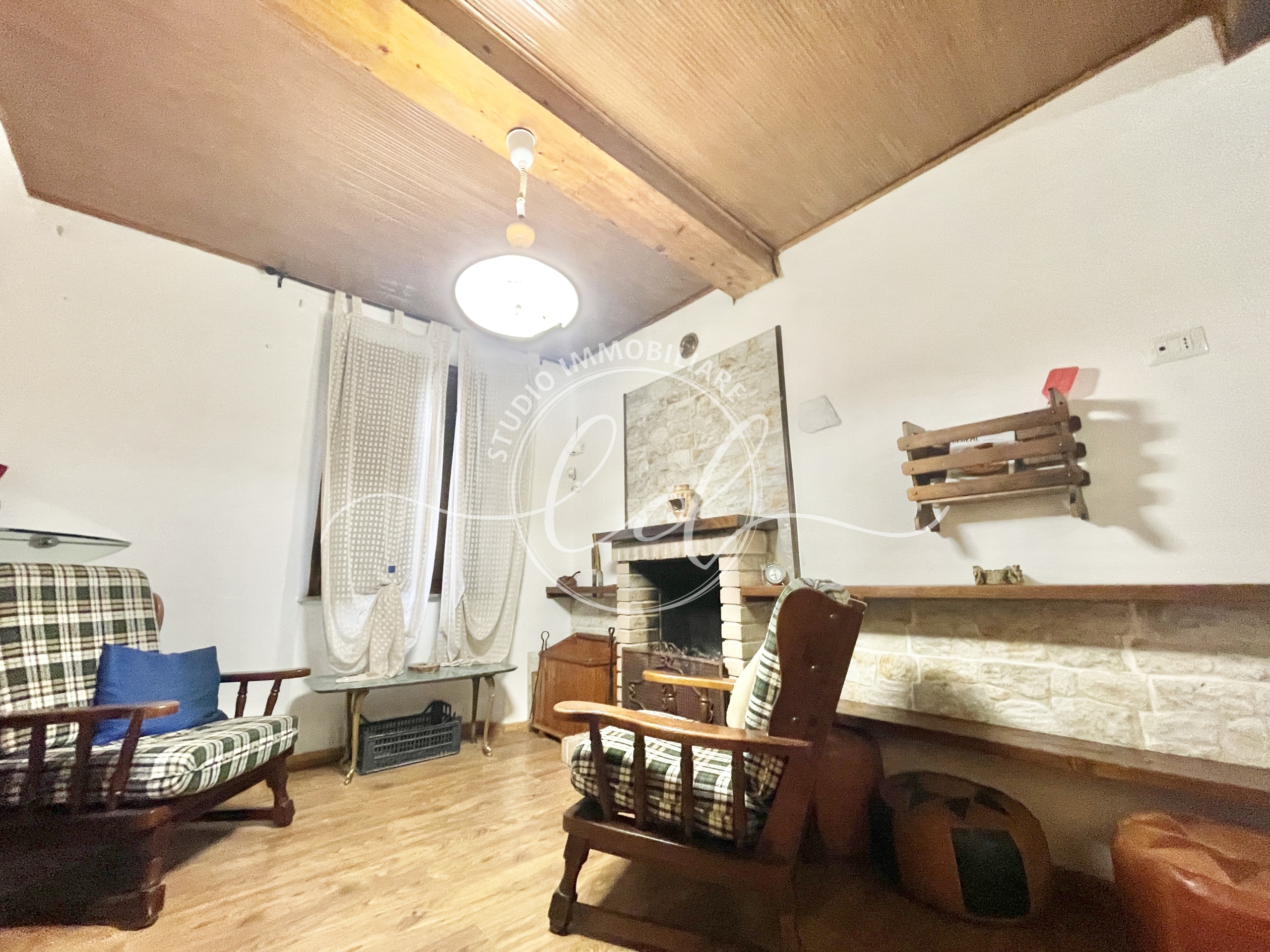 Immagine 6 di Porzione di casa in vendita  a Stazzema