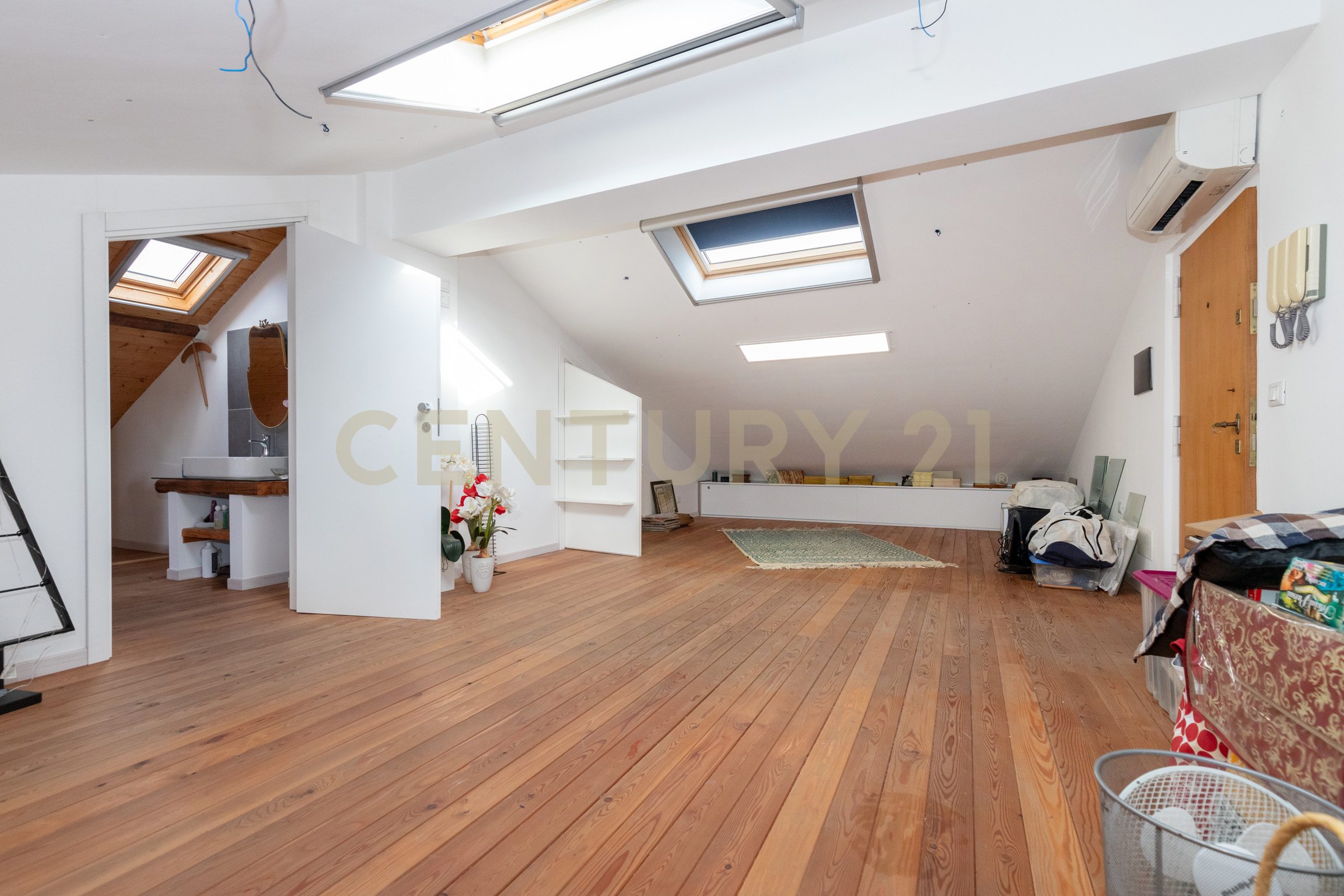 Immagine 53 di Appartamento in vendita  in Via Giovanni Guglielmino 74 a Tremestieri Etneo