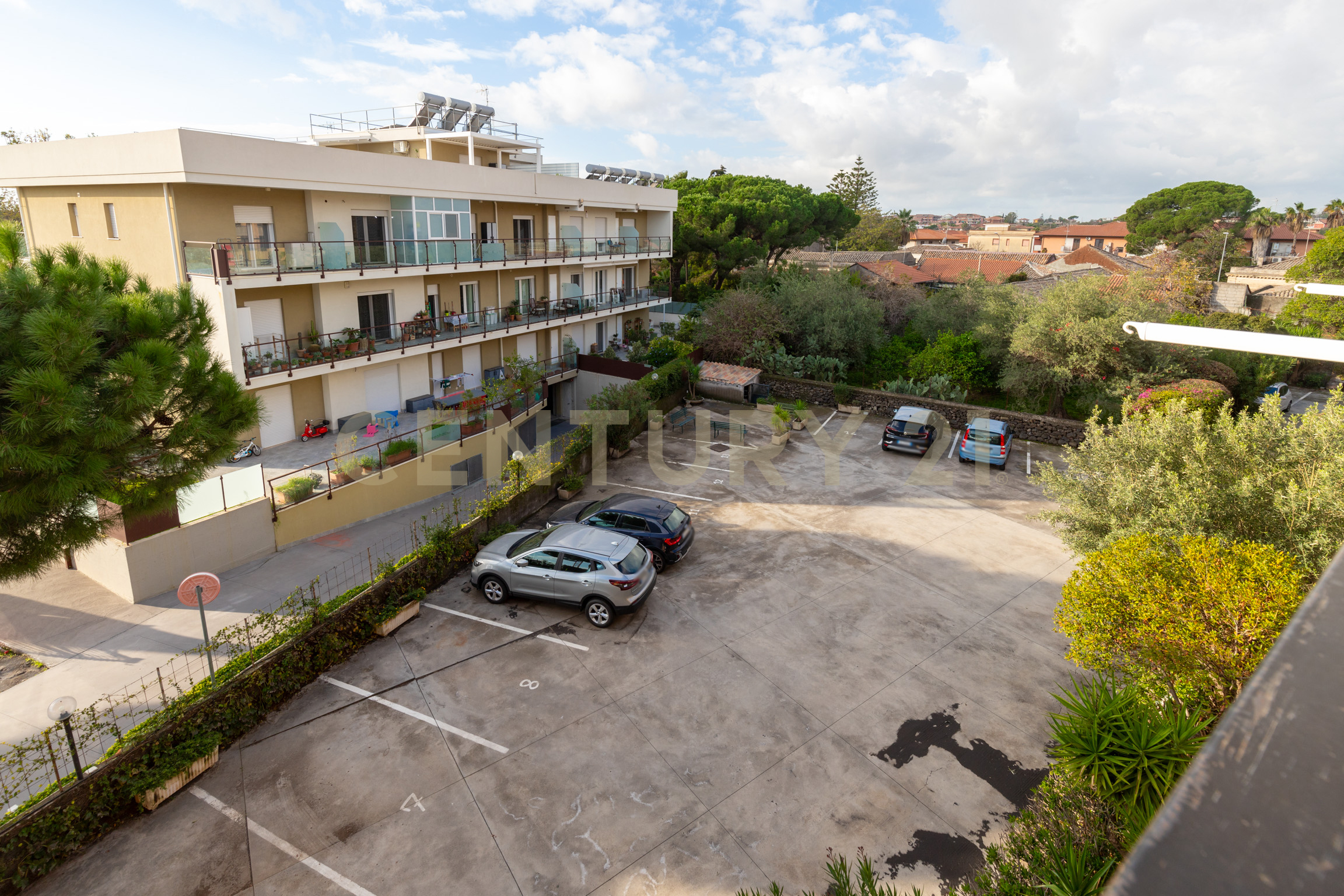 Immagine 15 di Appartamento in vendita  in Via Giovanni Guglielmino 74 a Tremestieri Etneo