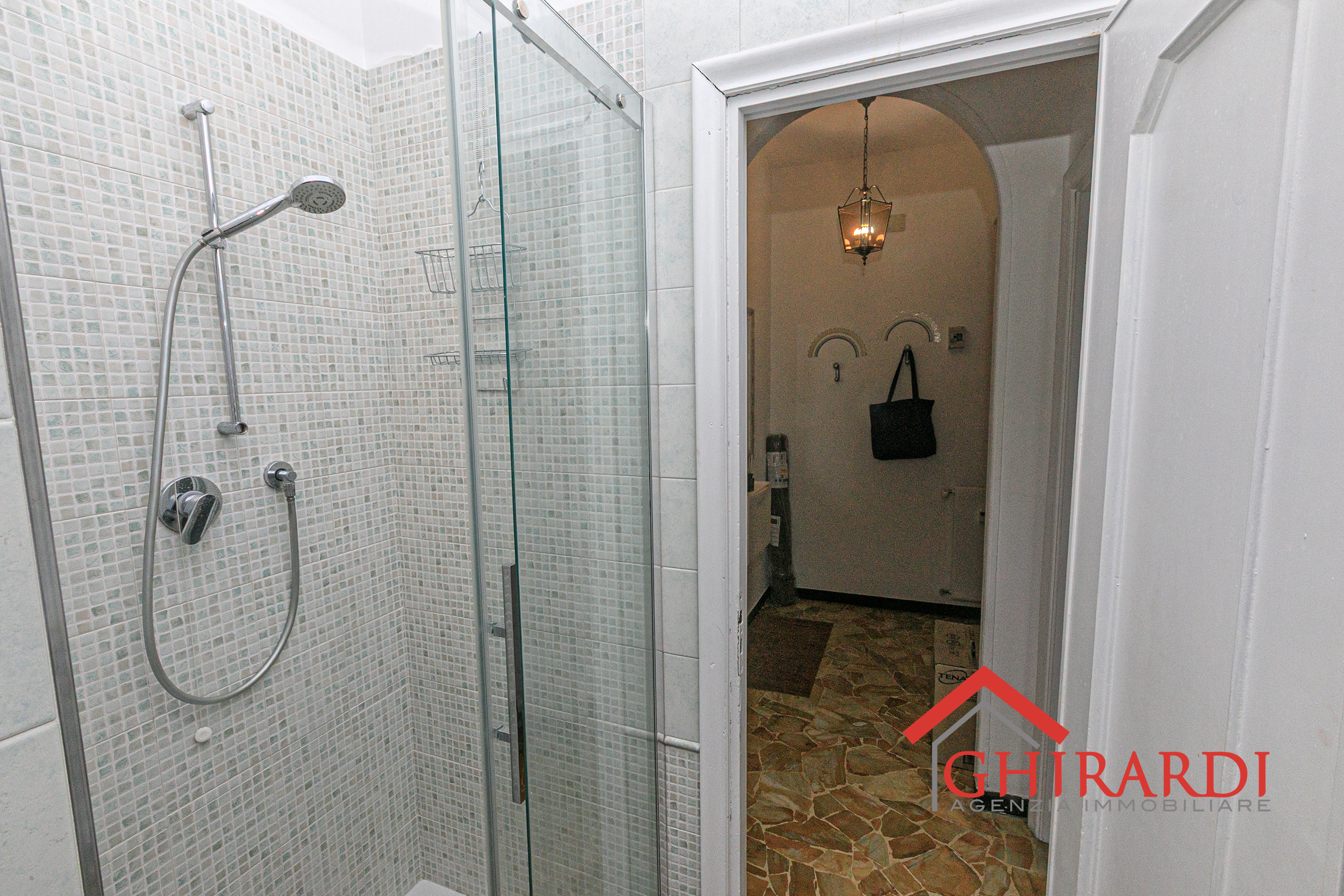 Immagine 20 di Bilocale in affitto  in VIA GIULIO TANINI 47F a Genova