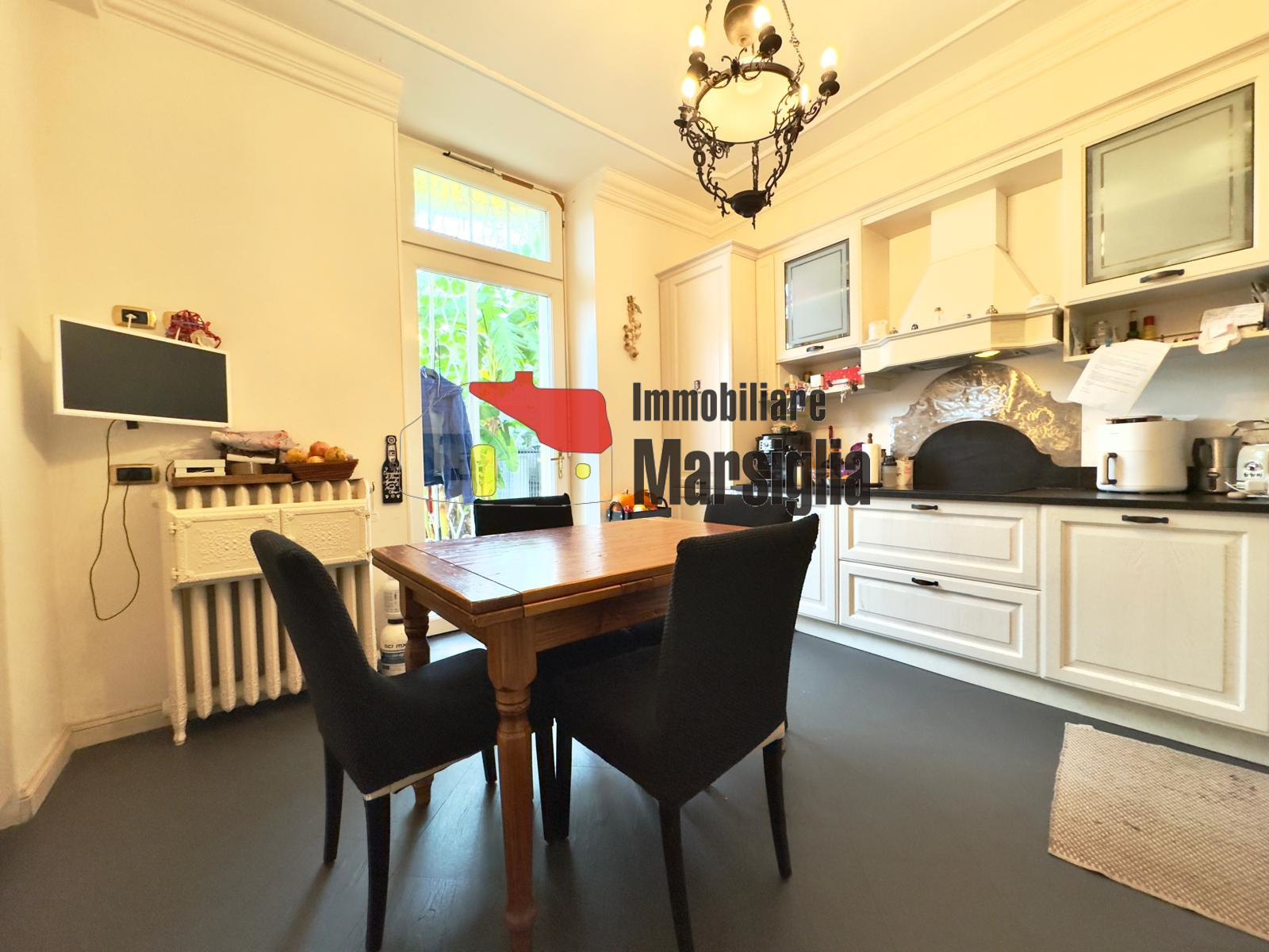 Immagine 23 di Villa in vendita  in Strada Solaro 105 a San Remo