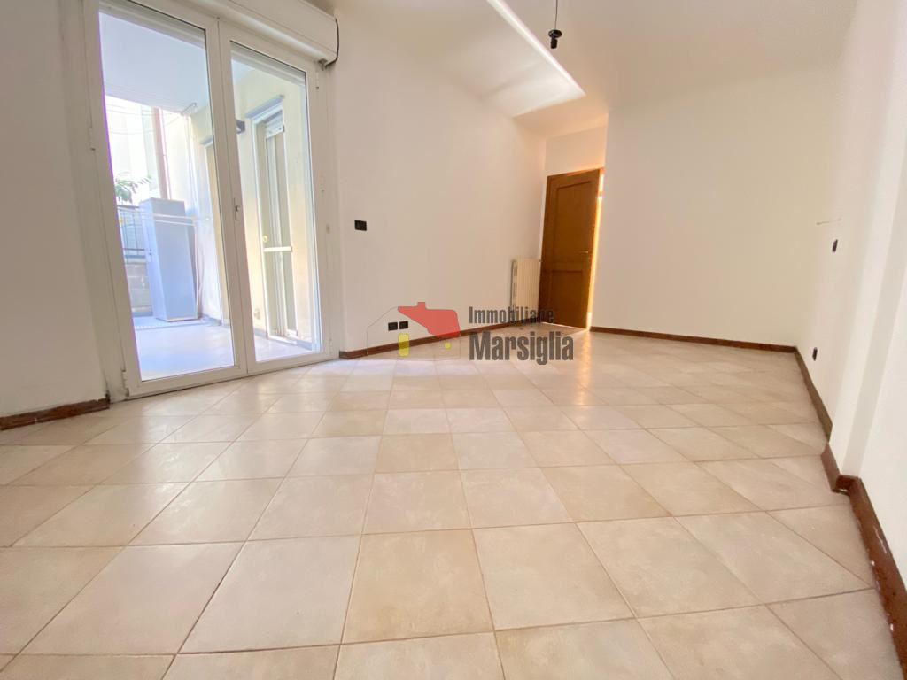 Immagine 13 di Quadrilocale in vendita  in Strada Solaro 88 a San Remo