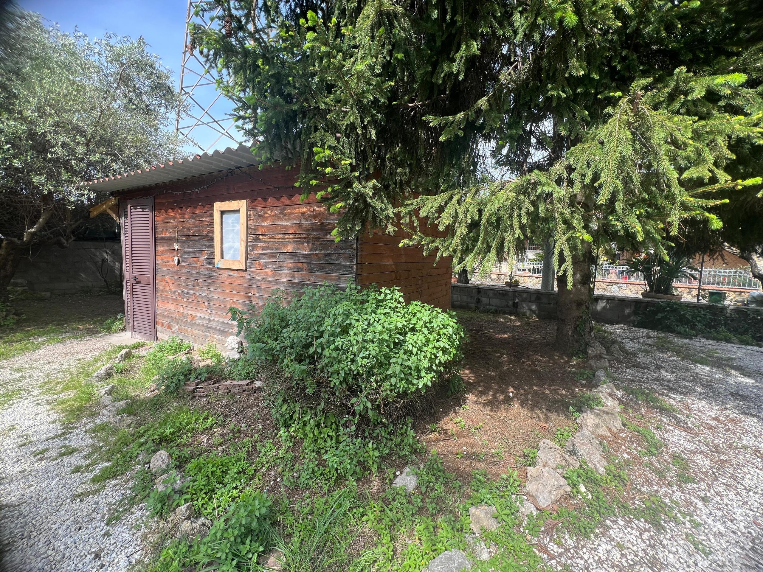 Immagine 18 di Porzione di casa in affitto  a Seravezza