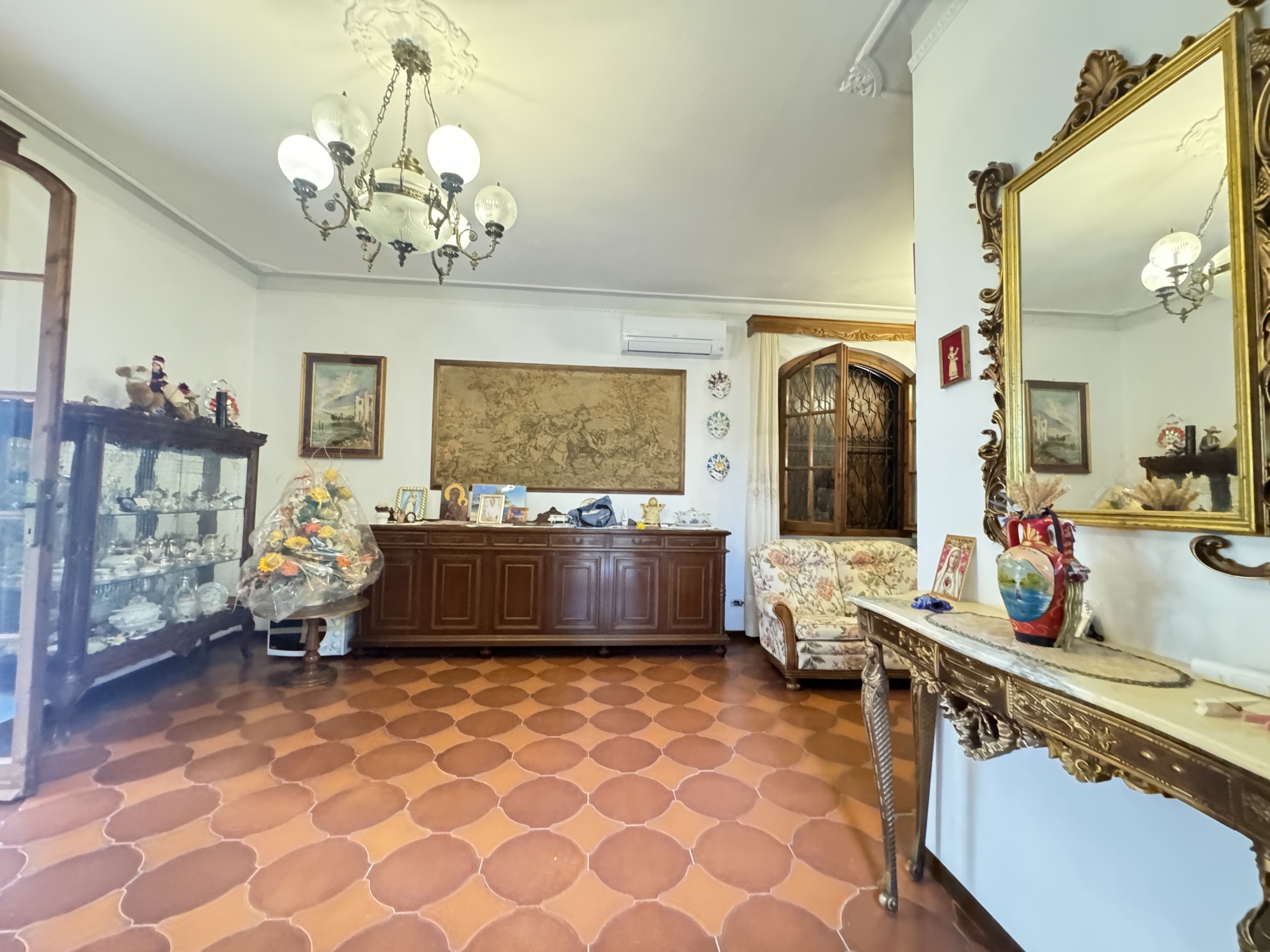 Immagine 8 di Casa indipendente in vendita  a Viareggio