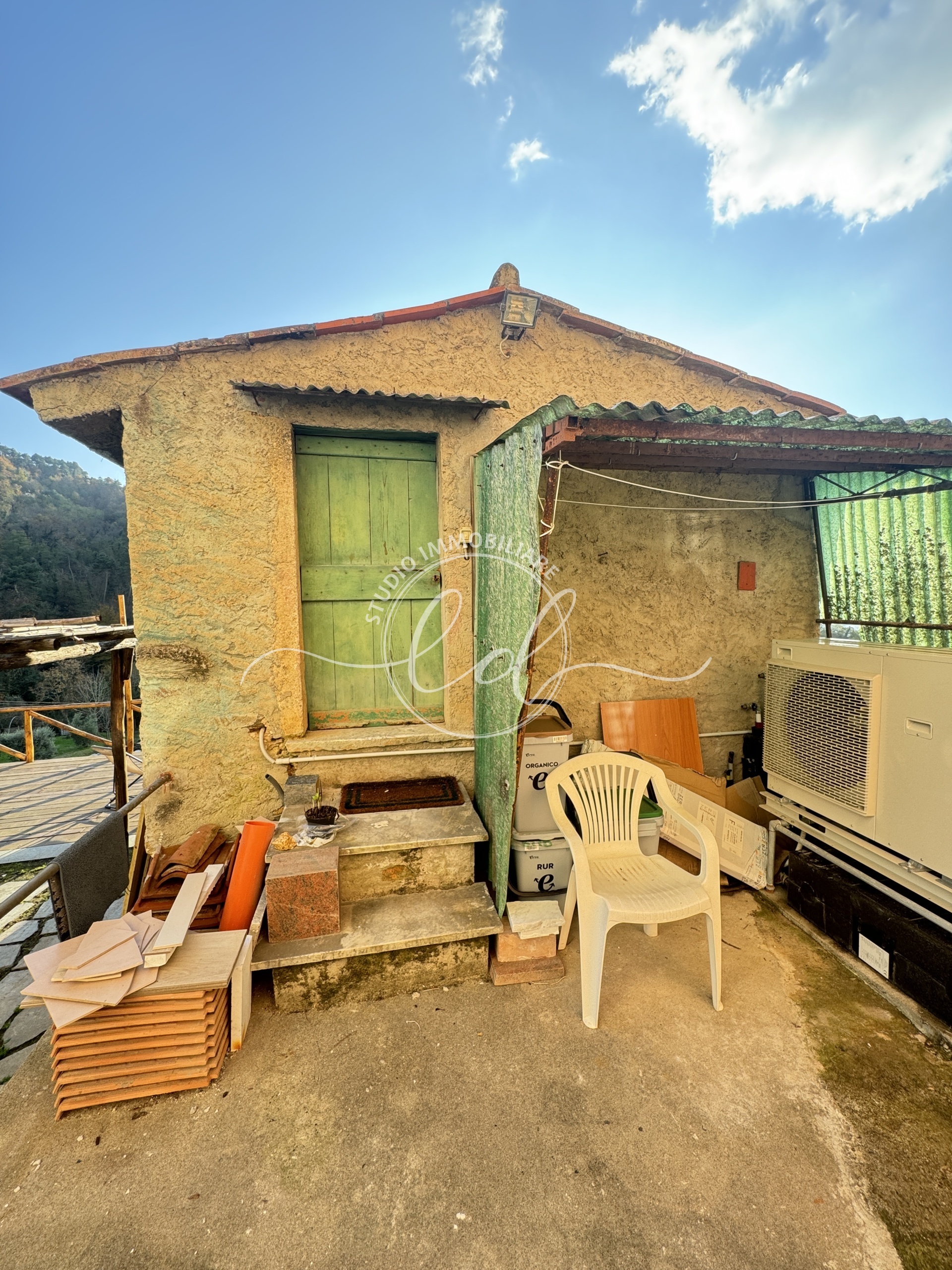 Immagine 5 di Porzione di casa in vendita  a Pietrasanta