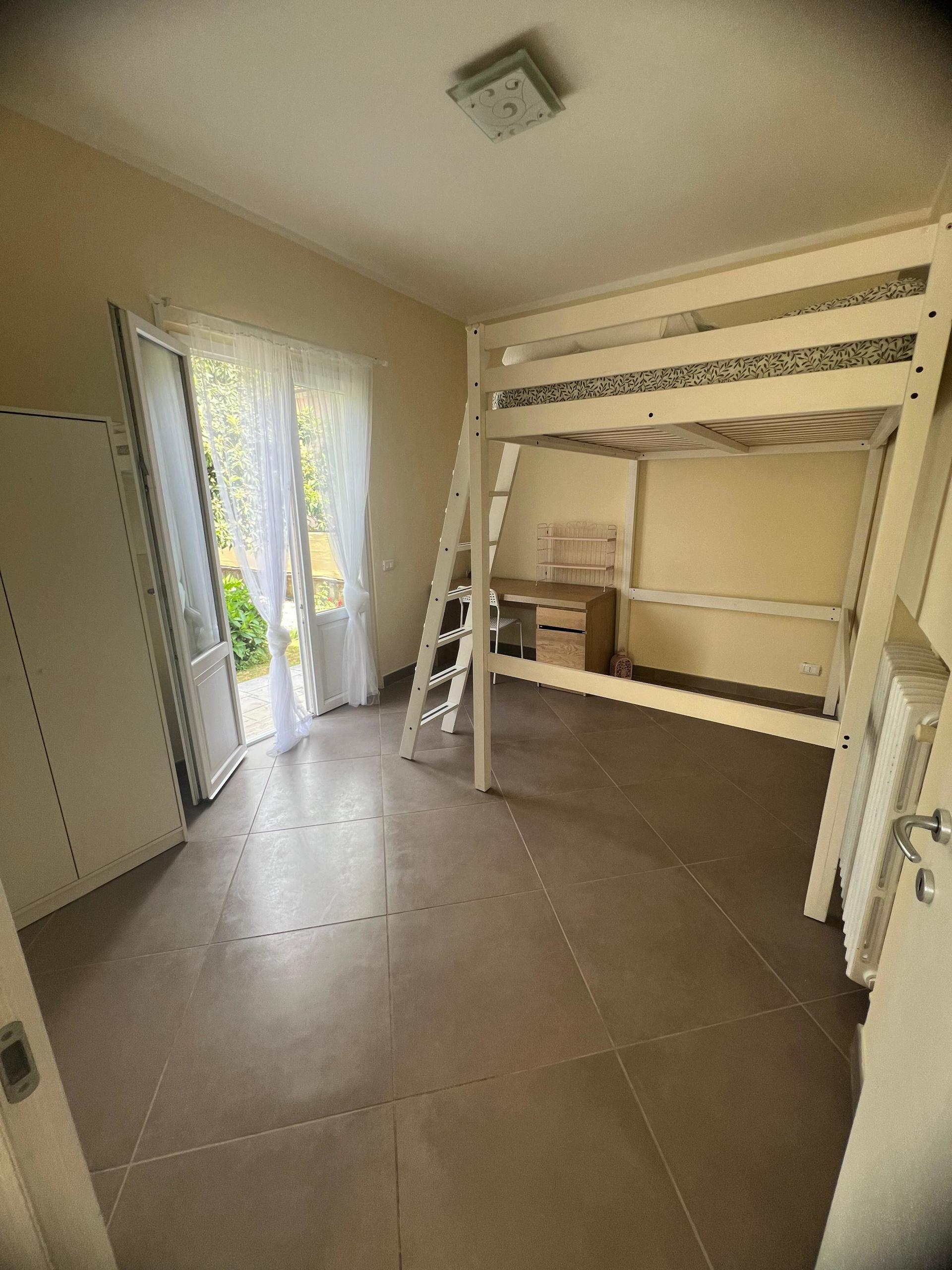 Immagine 14 di Porzione di casa in affitto  a Seravezza