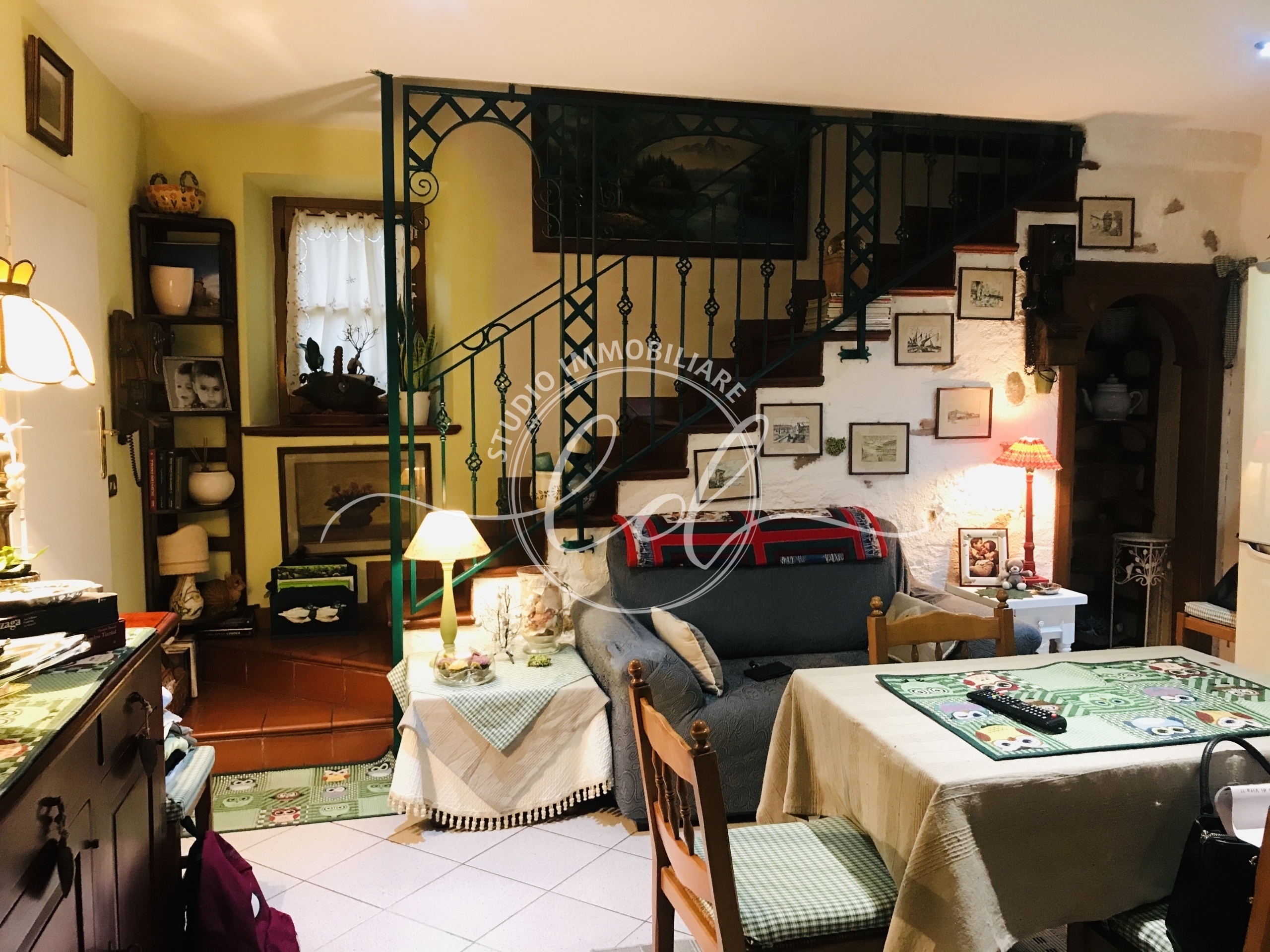 Immagine 4 di Porzione di casa in vendita  a Pietrasanta