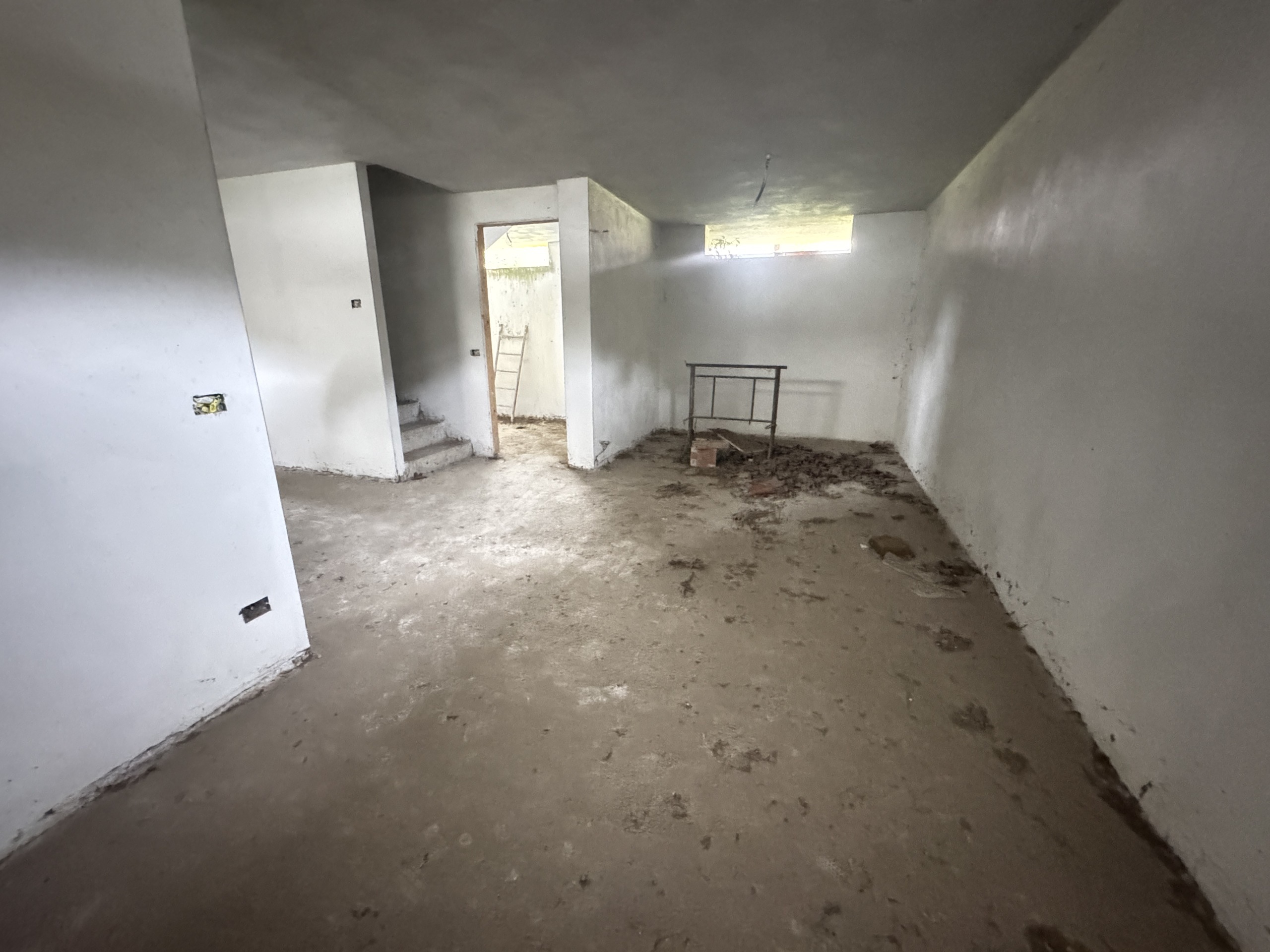 Immagine 41 di Porzione di casa in vendita  a Camaiore