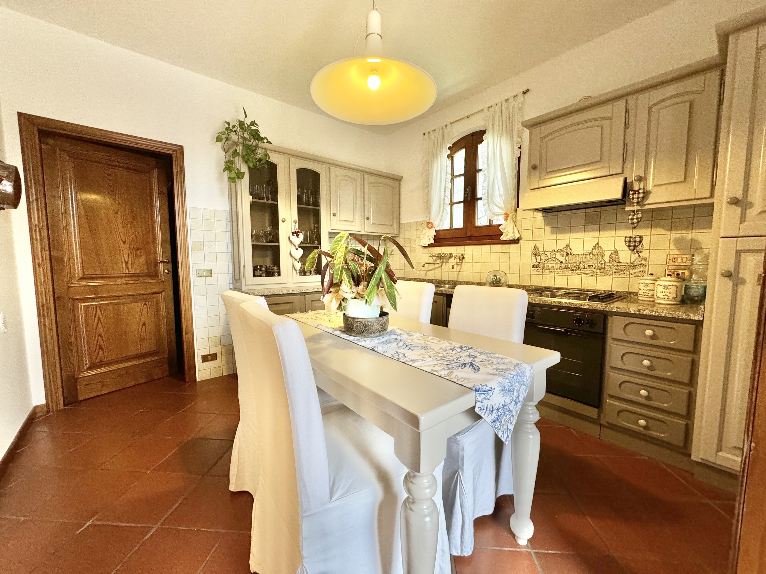 Immagine 3 di Villa in affitto  a Pietrasanta