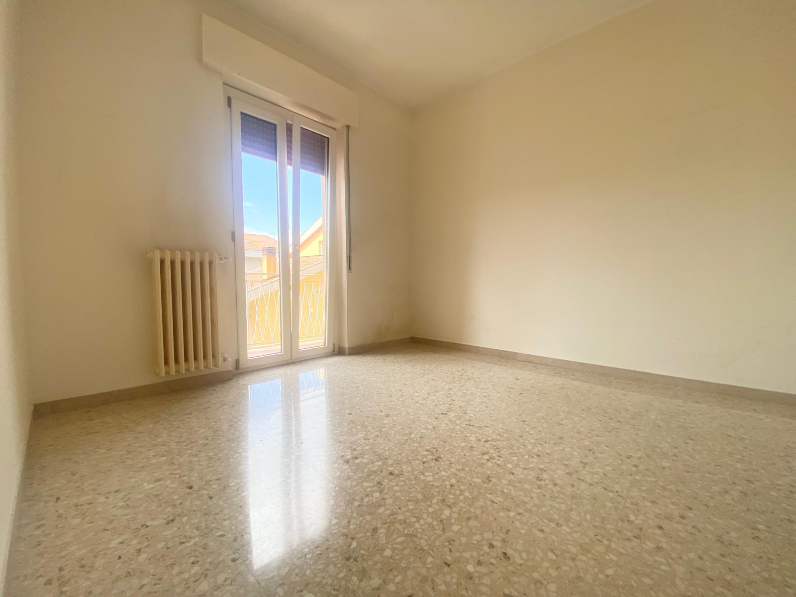 Immagine 8 di Quadrilocale in vendita  in Viale Gabriele D'Annunzio 6 a Montesilvano