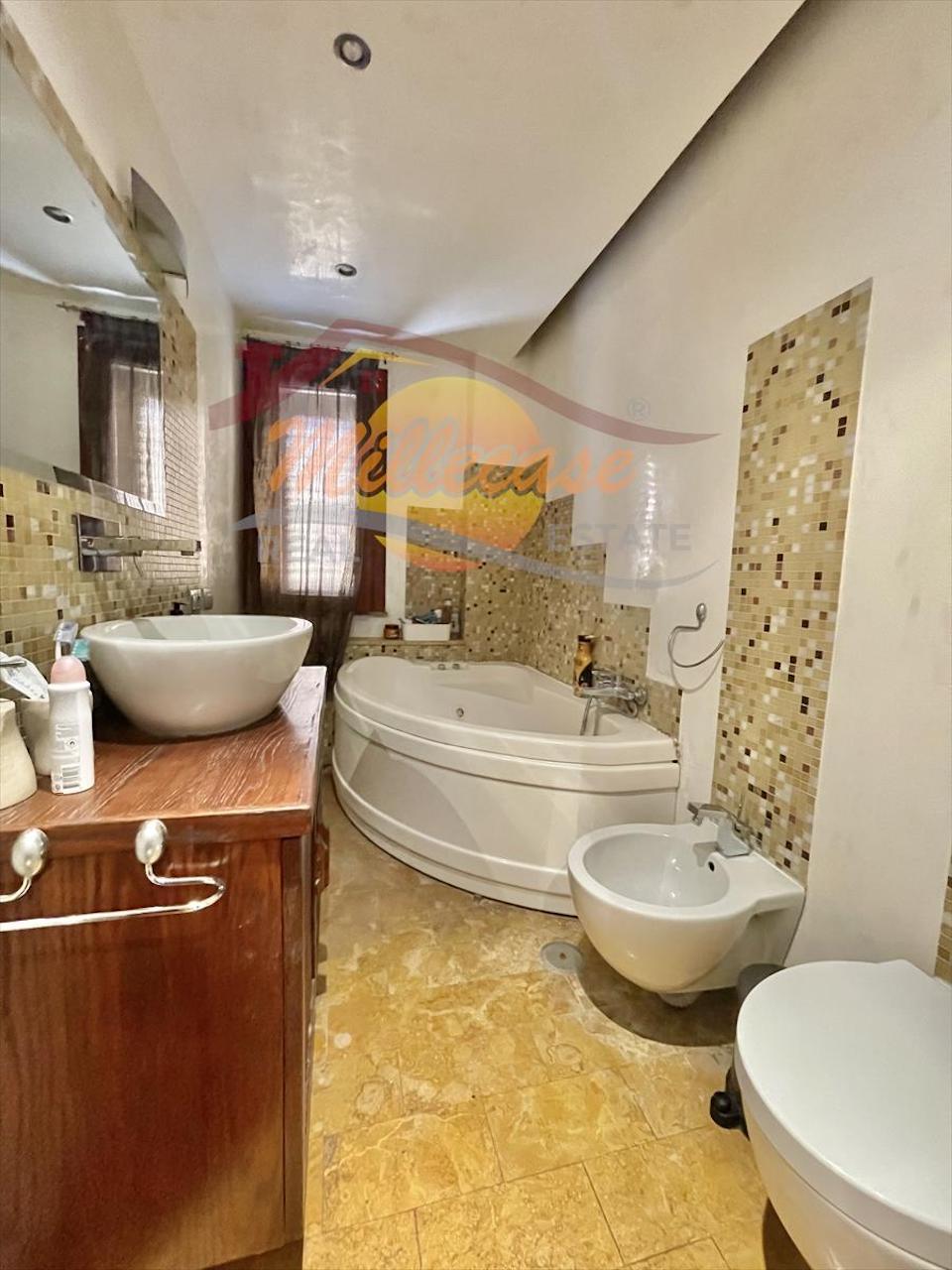 Immagine 9 di Trilocale in vendita  in Viale Zecchino a Siracusa