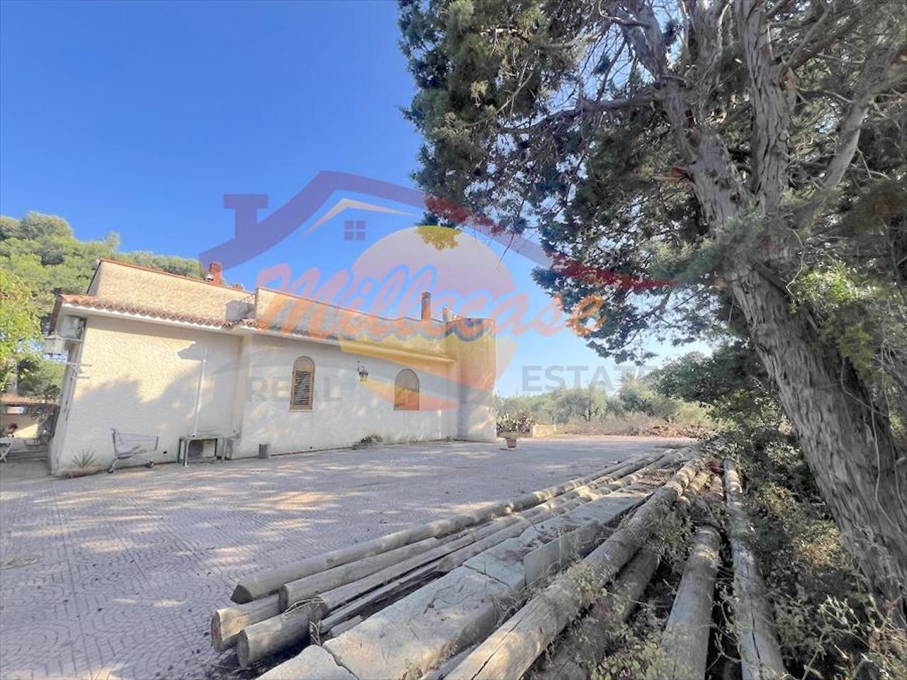 Immagine 8 di Casa bifamiliare in vendita  in Via Blanco a Siracusa