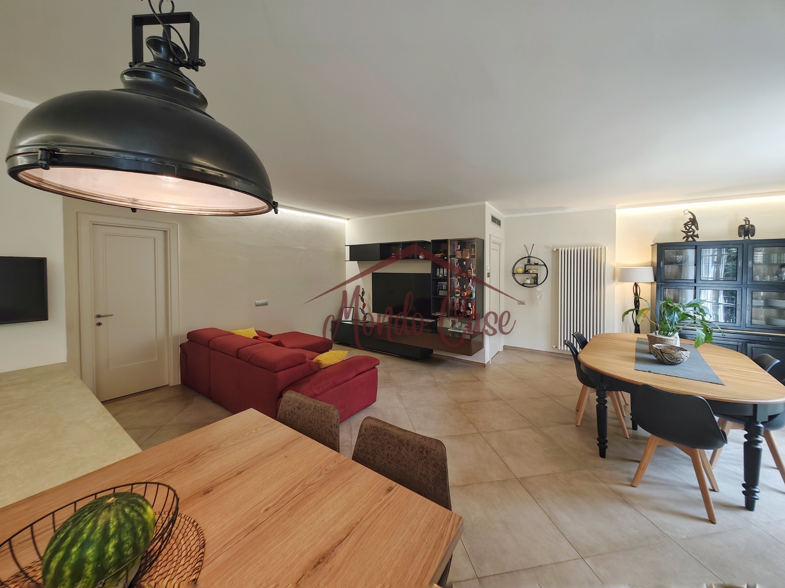 Immagine 16 di Attico in vendita  in Via Bertoloni 2 a Sarzana