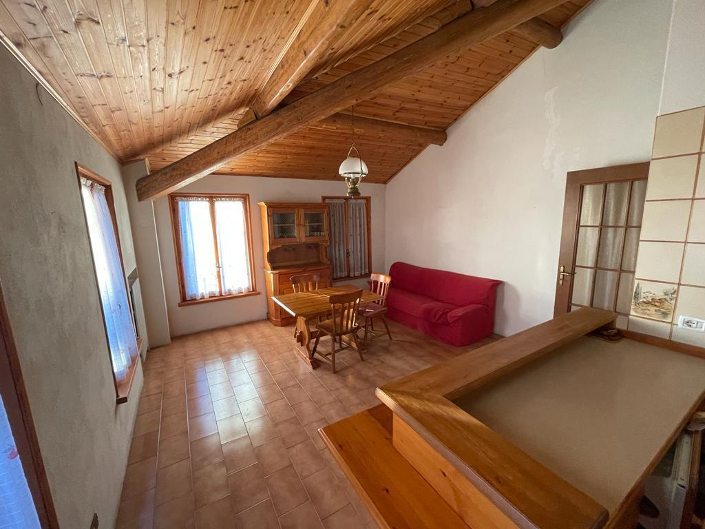 Immagine 4 di Trilocale in vendita  a Terenzo