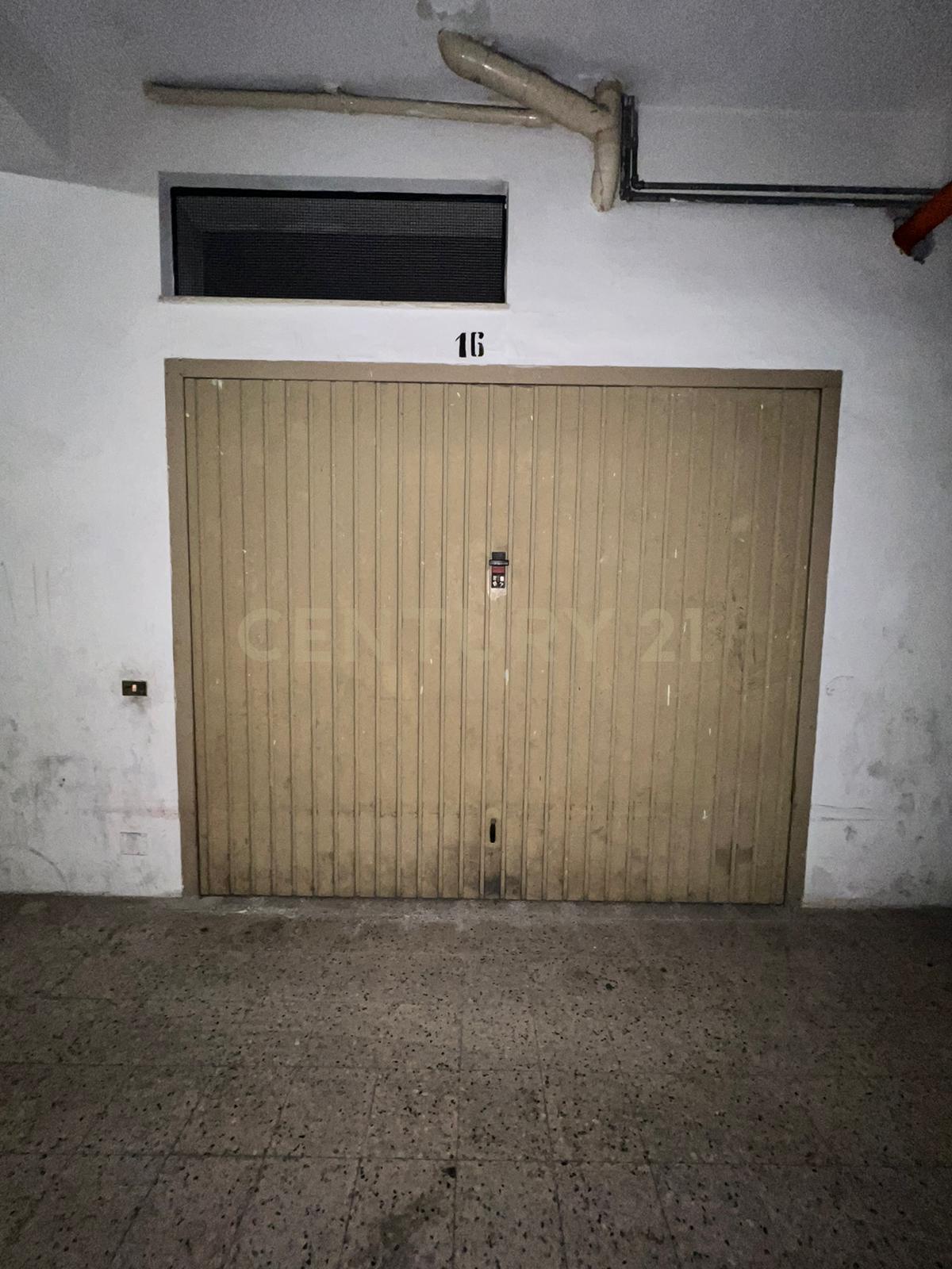 Immagine 5 di Garage in vendita  in Via Moncada 1 a Sant'agata Li Battiati