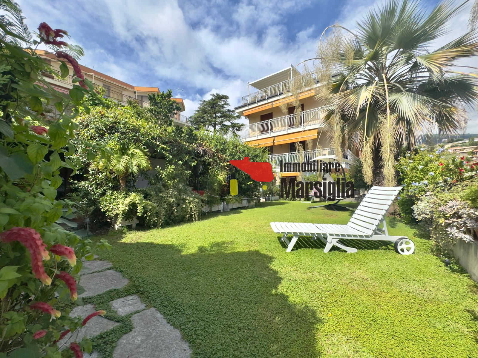 Immagine 1 di Quadrilocale in vendita  in Via Padre Semeria 430 a San Remo