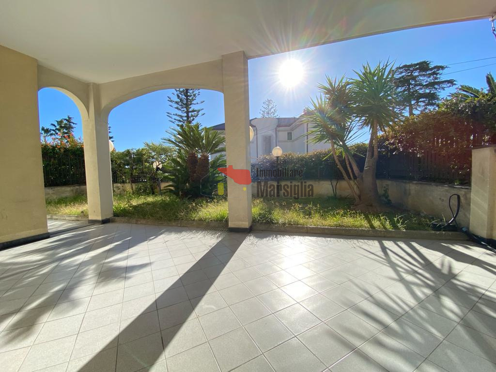 Immagine 1 di Quadrilocale in vendita  in Strada Solaro 88 a San Remo