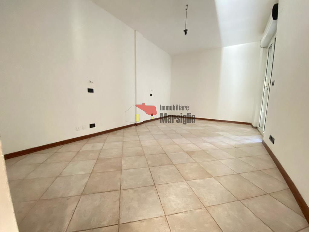 Immagine 15 di Quadrilocale in vendita  in Strada Solaro 88 a San Remo