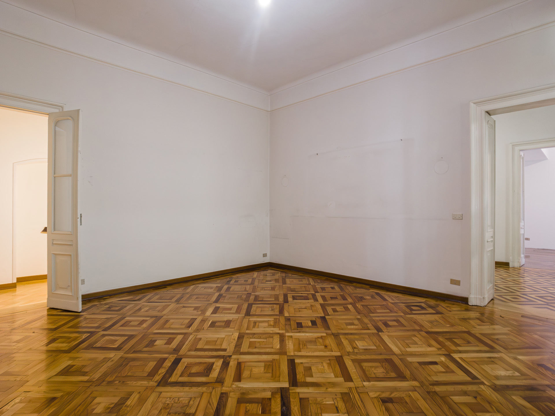 Immagine 3 di Pentalocale in vendita  in Corso Re Umberto a Torino