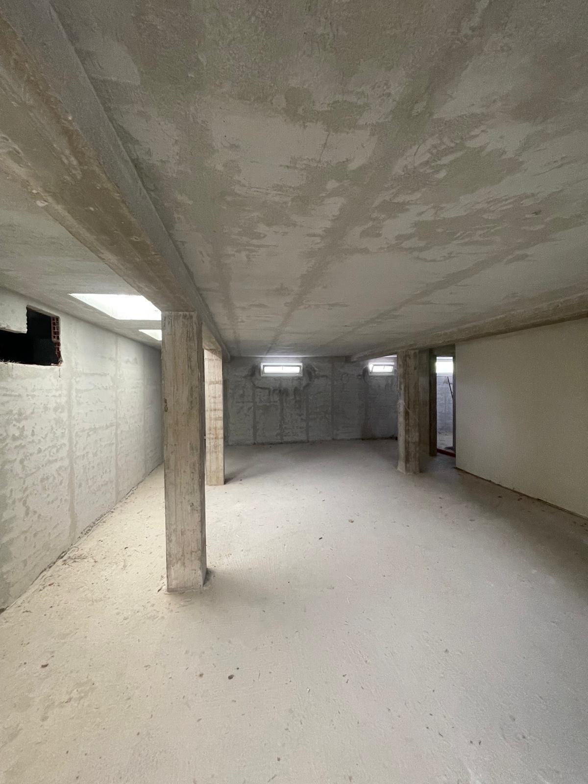 Immagine 38 di Villa in vendita  a Camaiore