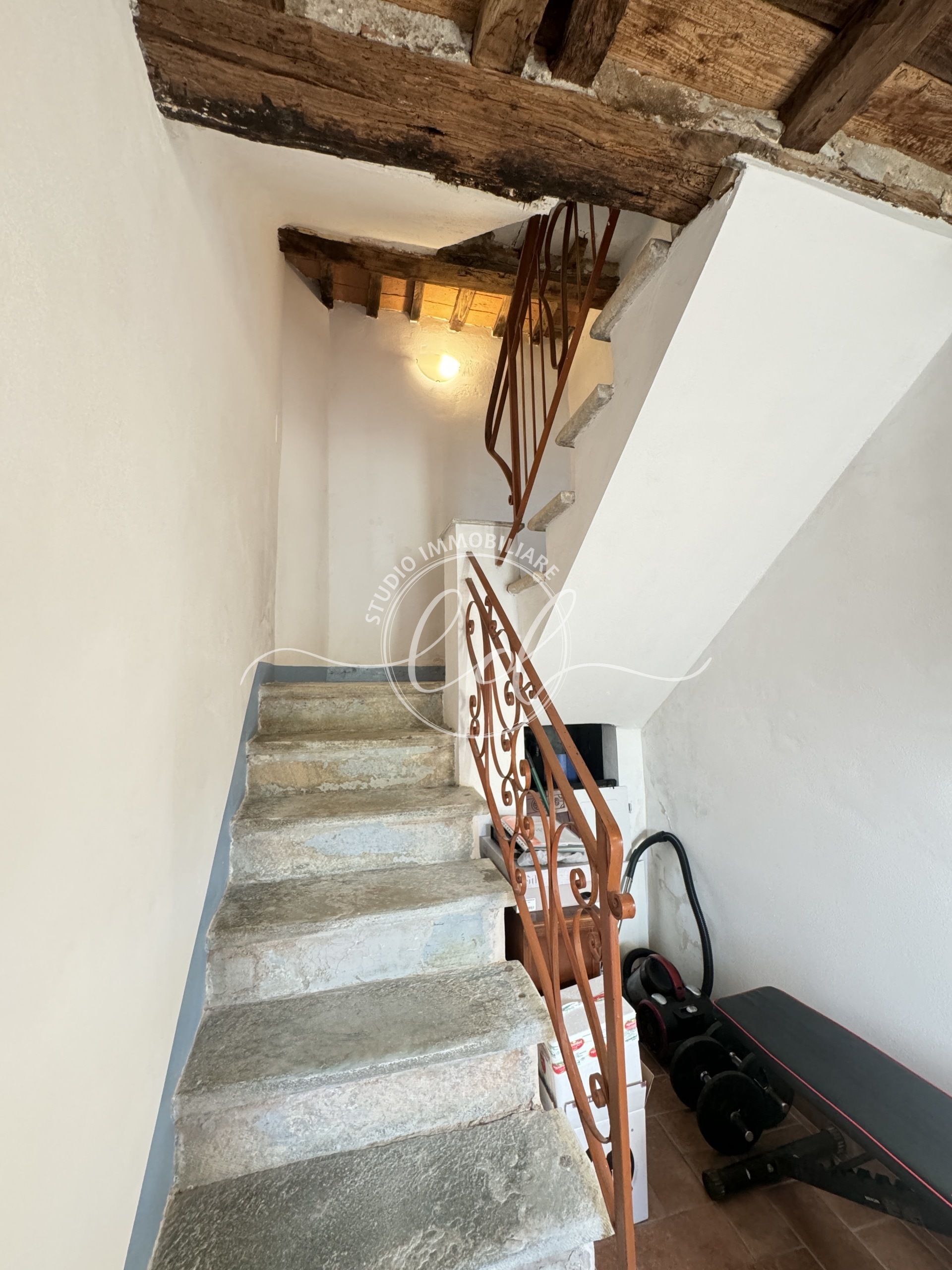 Immagine 15 di Porzione di casa in vendita  a Pietrasanta