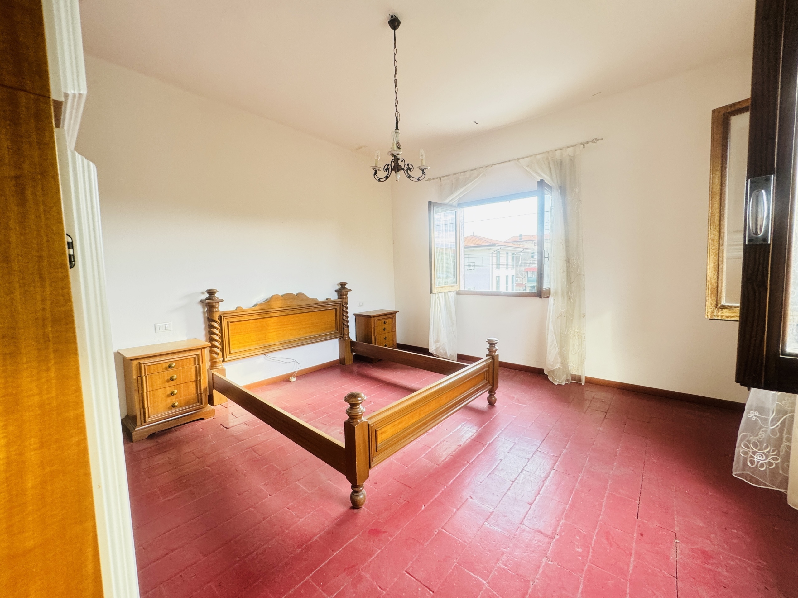 Immagine 25 di Porzione di casa in vendita  a Seravezza