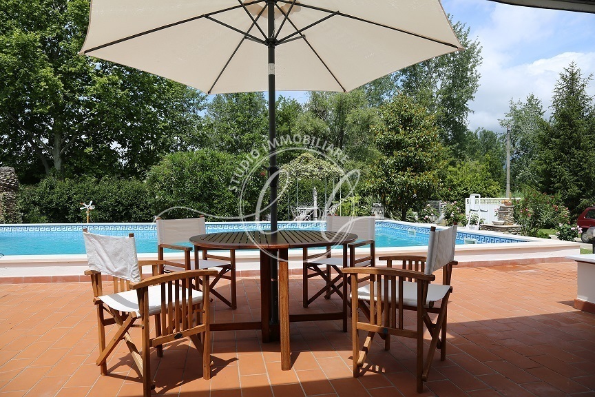 Immagine 4 di Casa indipendente in affitto  a Forte Dei Marmi