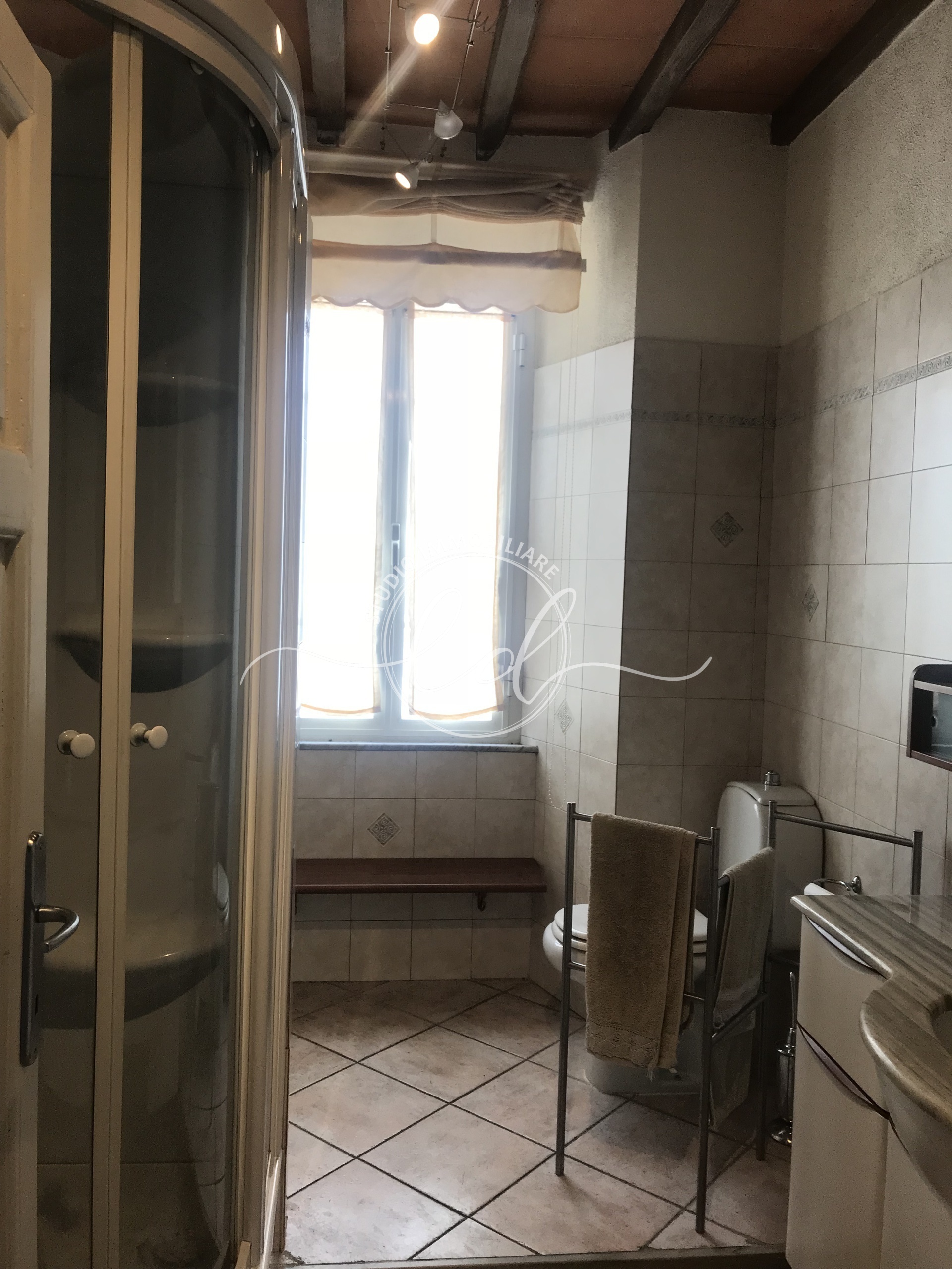 Immagine 32 di Quadrilocale in vendita  a Seravezza