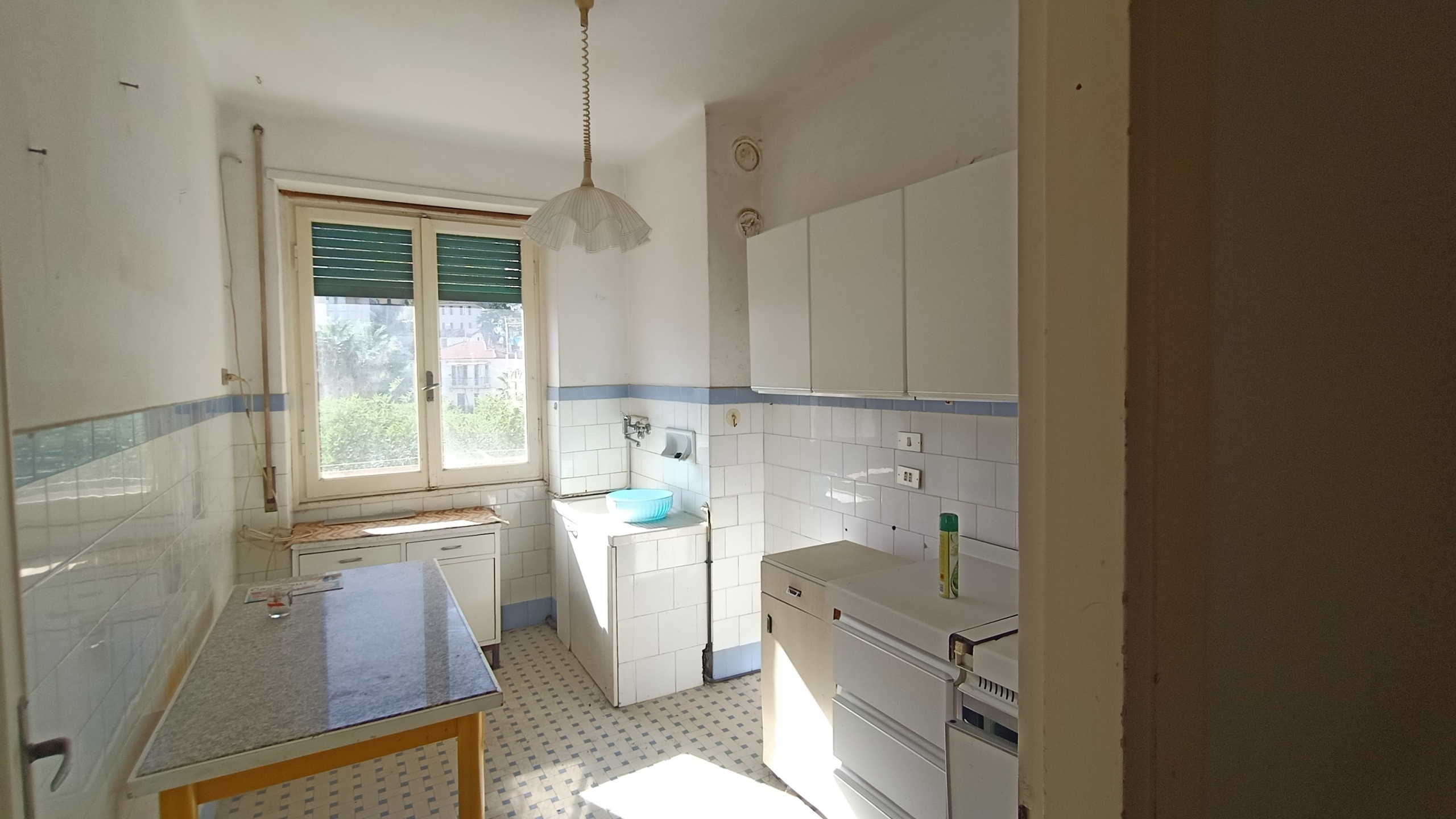 Immagine 10 di Bilocale in vendita  a San Remo