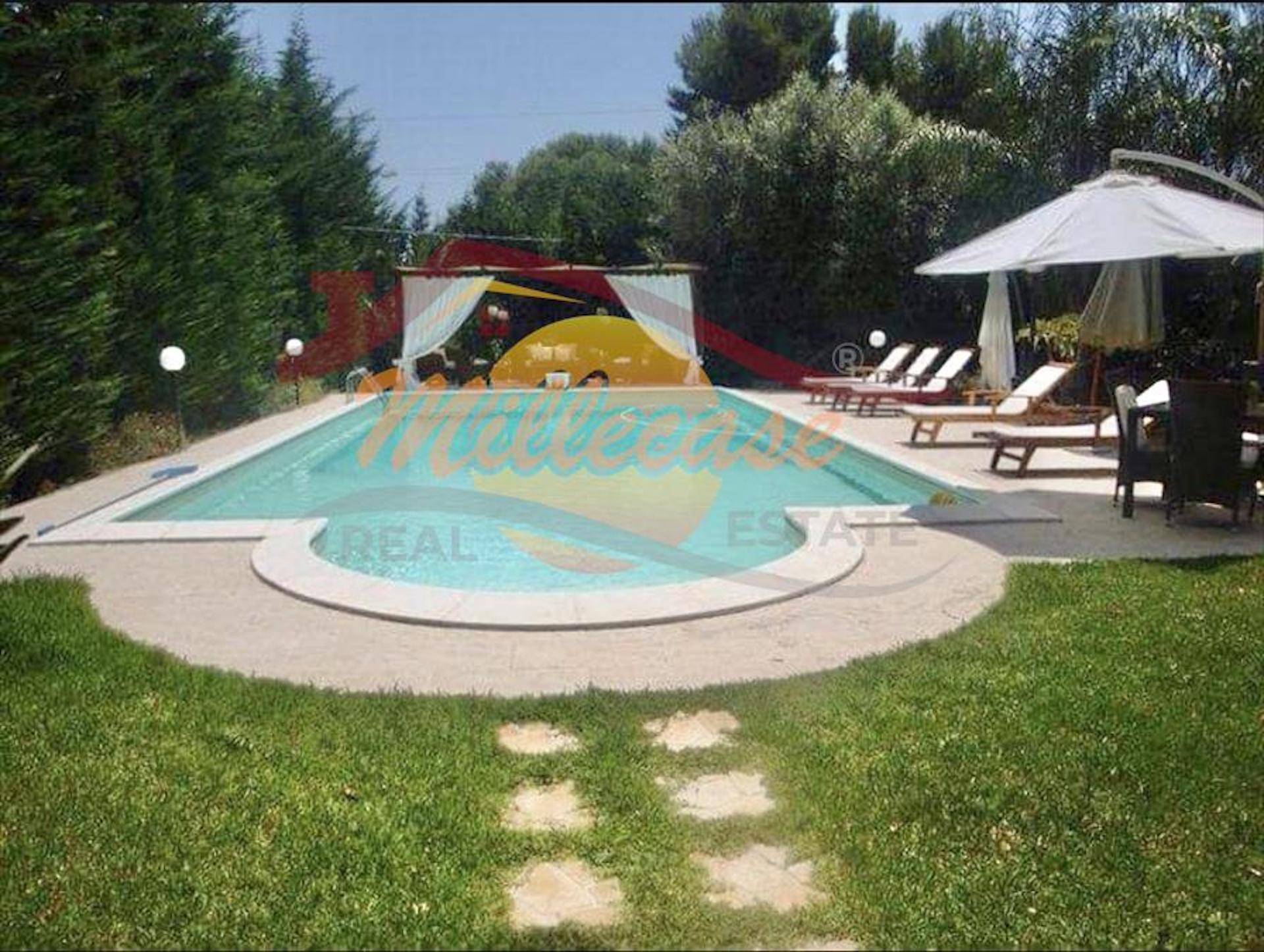 Immagine 1 di Casa bifamiliare in vendita  in Traversa Sinerchia a Siracusa