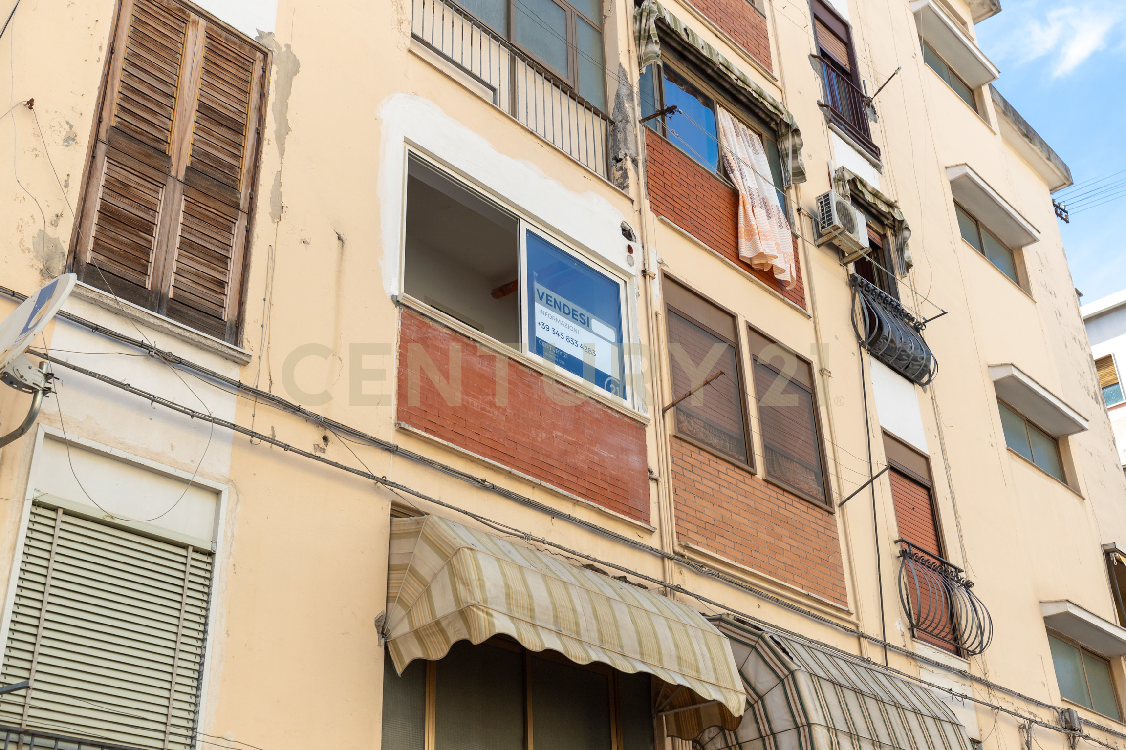 Immagine 28 di Quadrilocale in vendita  in Via dell'Adamello 17 a Catania