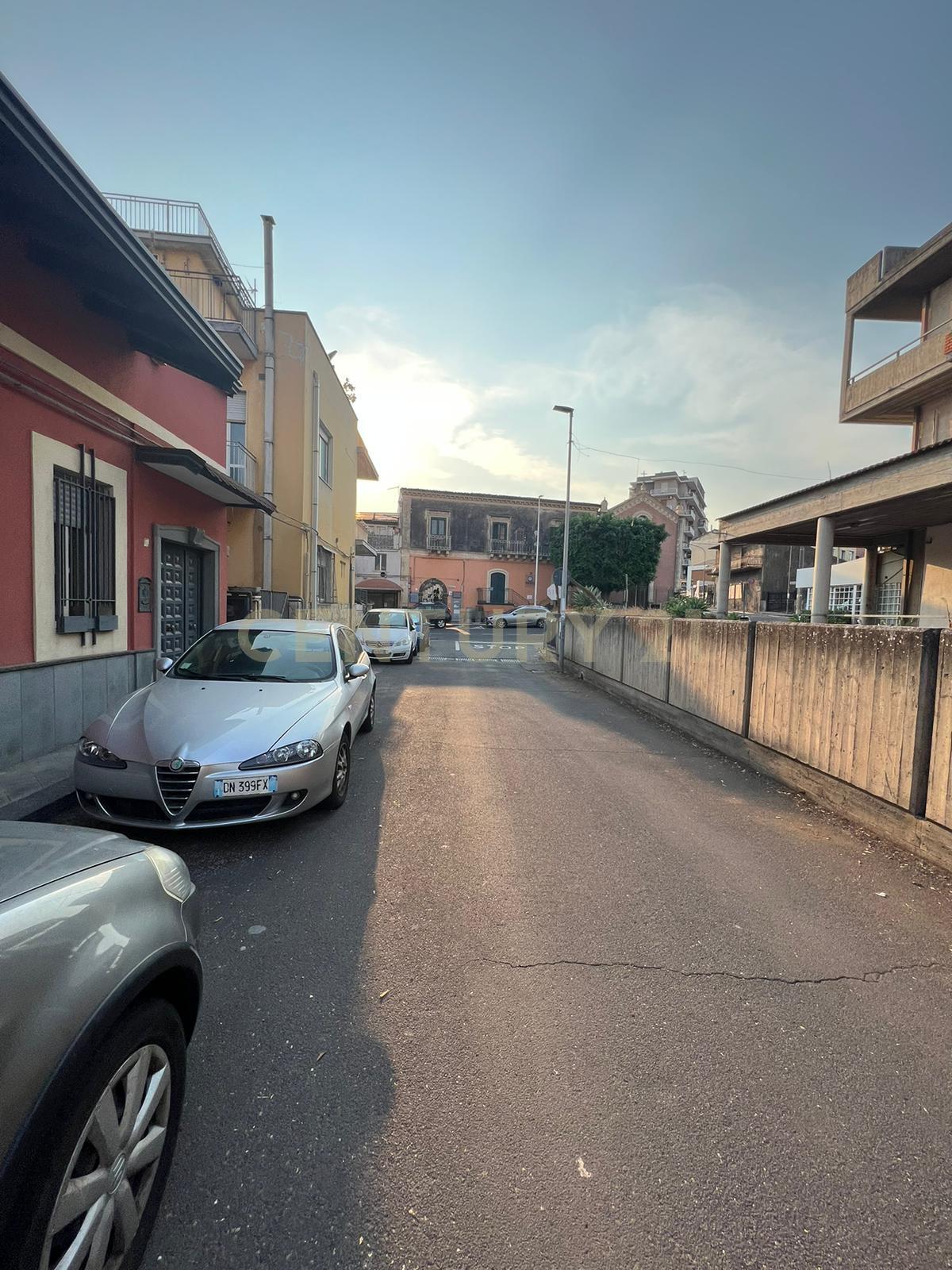 Immagine 9 di Garage in vendita  in Via Moncada 1 a Sant'agata Li Battiati