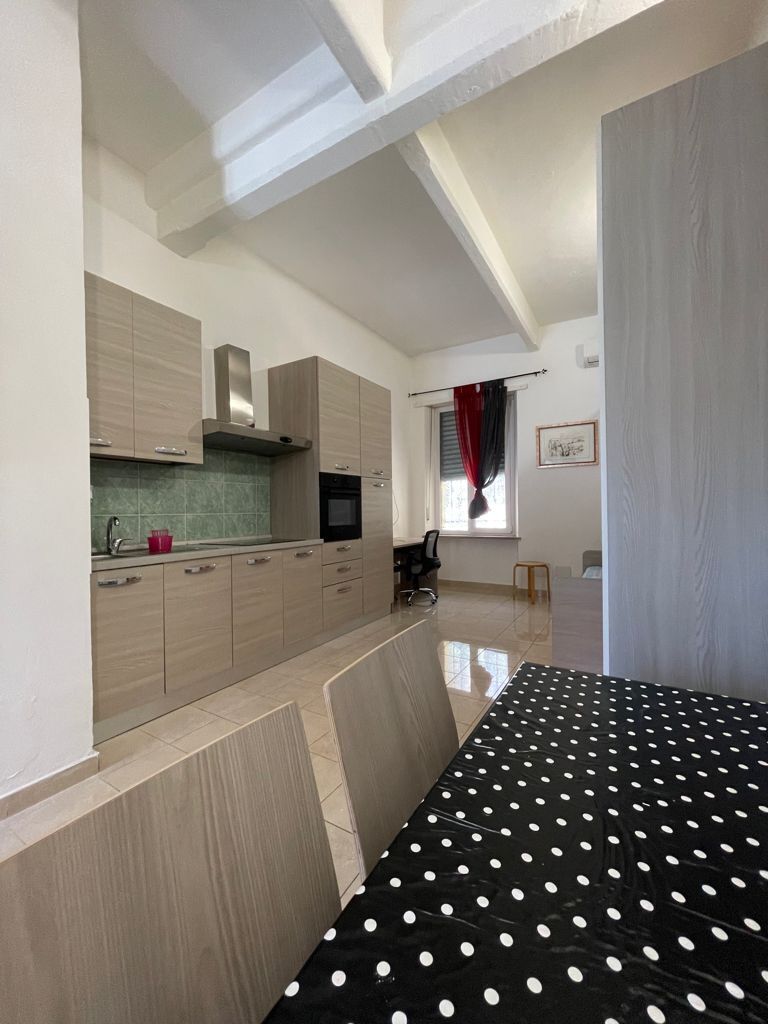 Immagine 3 di Palazzo in vendita  a Torino