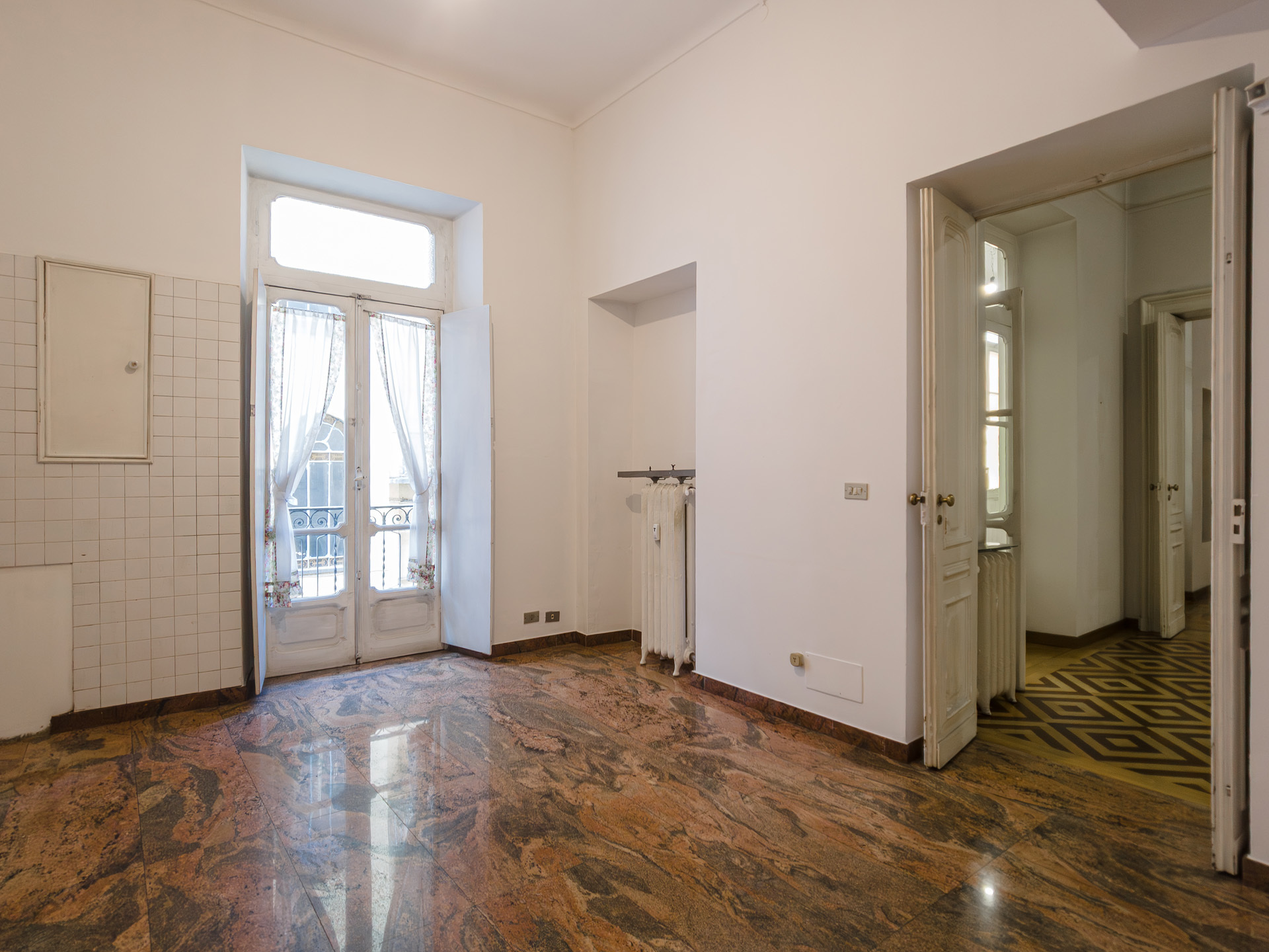 Immagine 16 di Pentalocale in vendita  in Corso Re Umberto a Torino