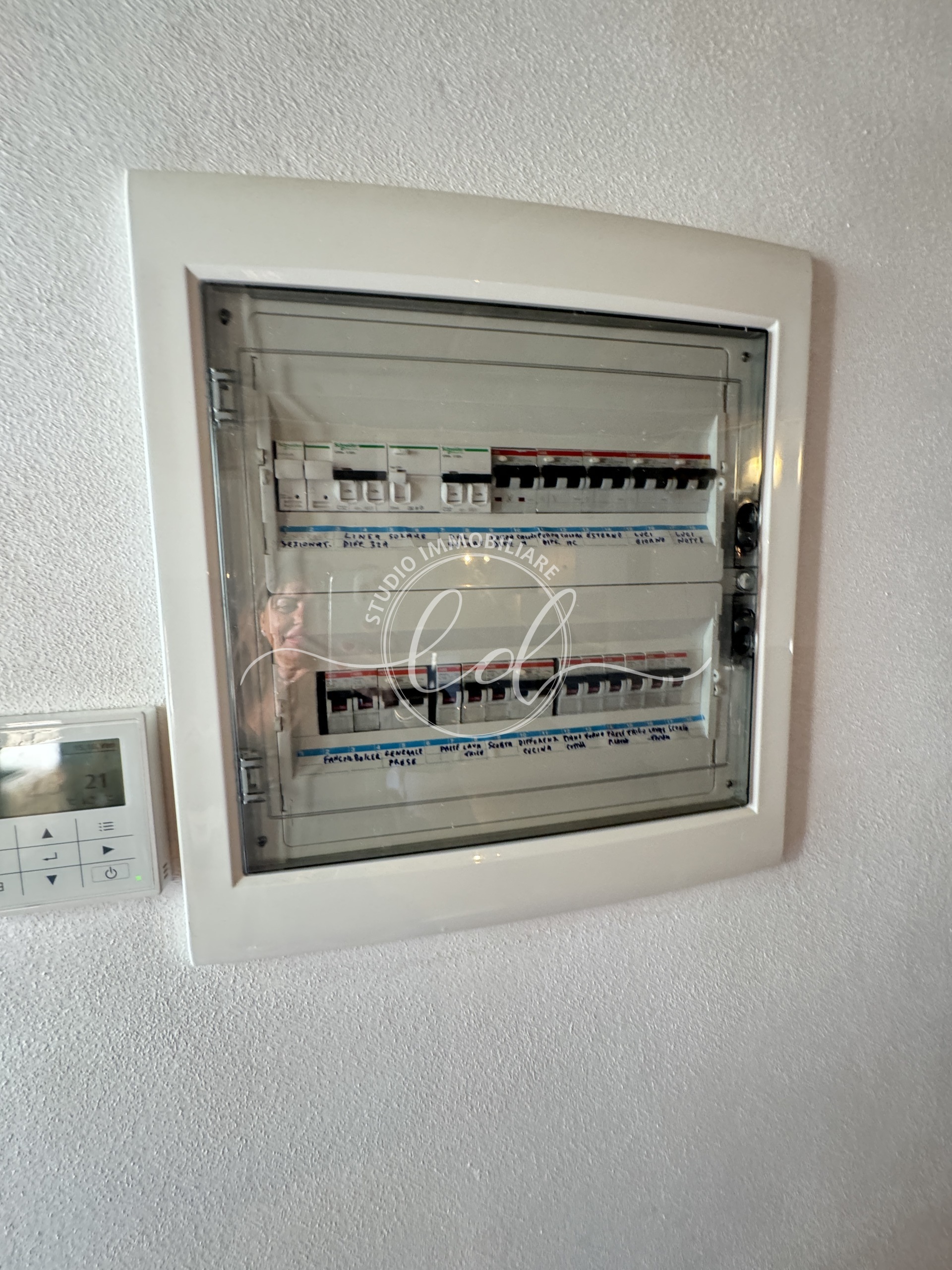 Immagine 35 di Porzione di casa in vendita  a Pietrasanta