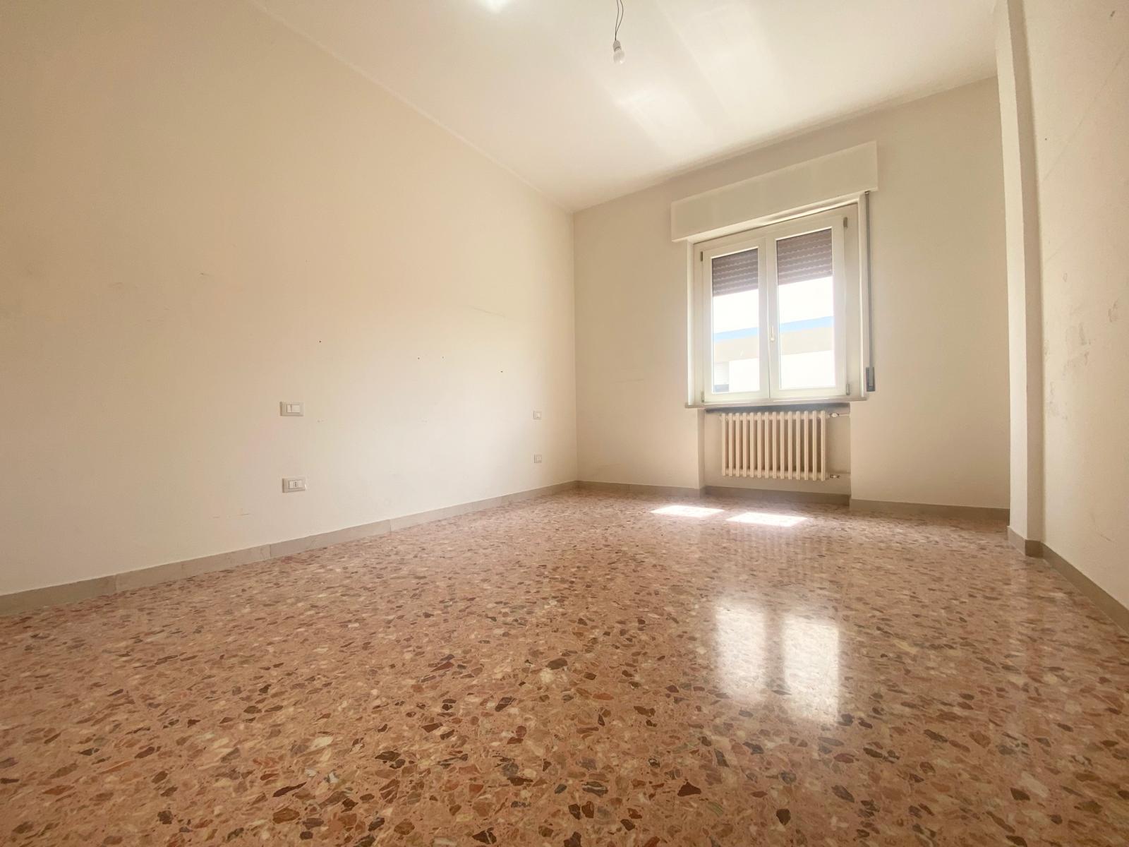 Immagine 3 di Quadrilocale in vendita  in Viale Gabriele D'Annunzio 6 a Montesilvano