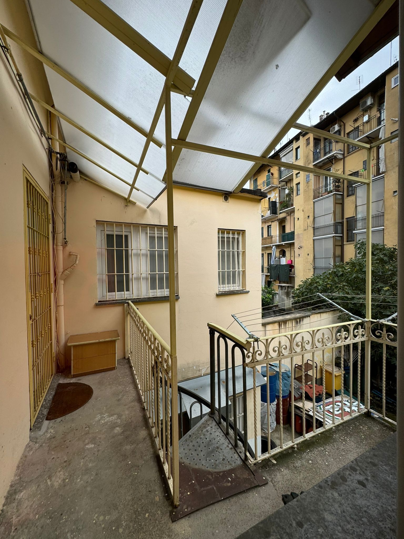 Immagine 27 di Palazzo in vendita  a Torino