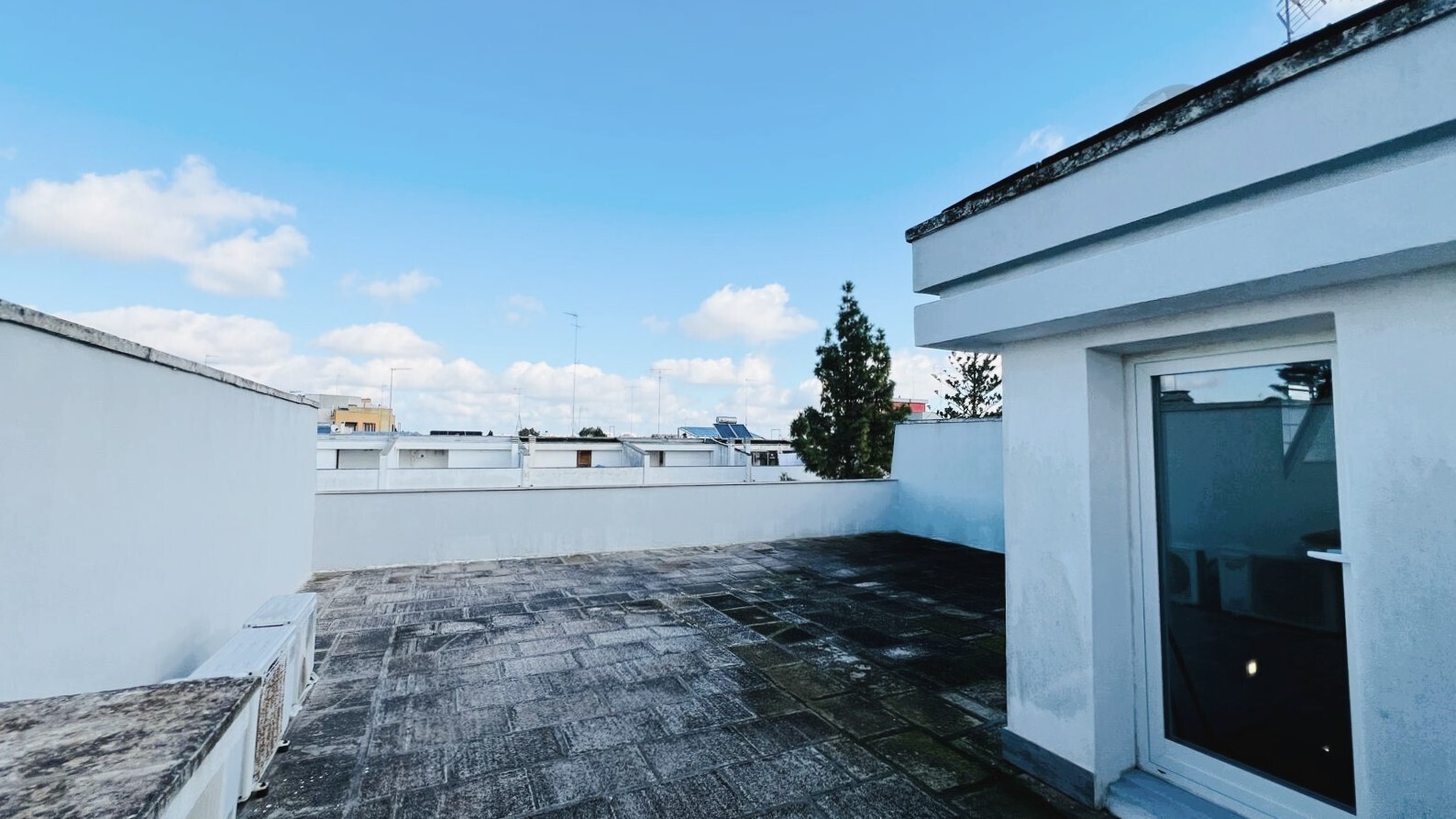 Immagine 39 di Villetta a schiera in vendita  in Via Michele Massari 13 a Lecce