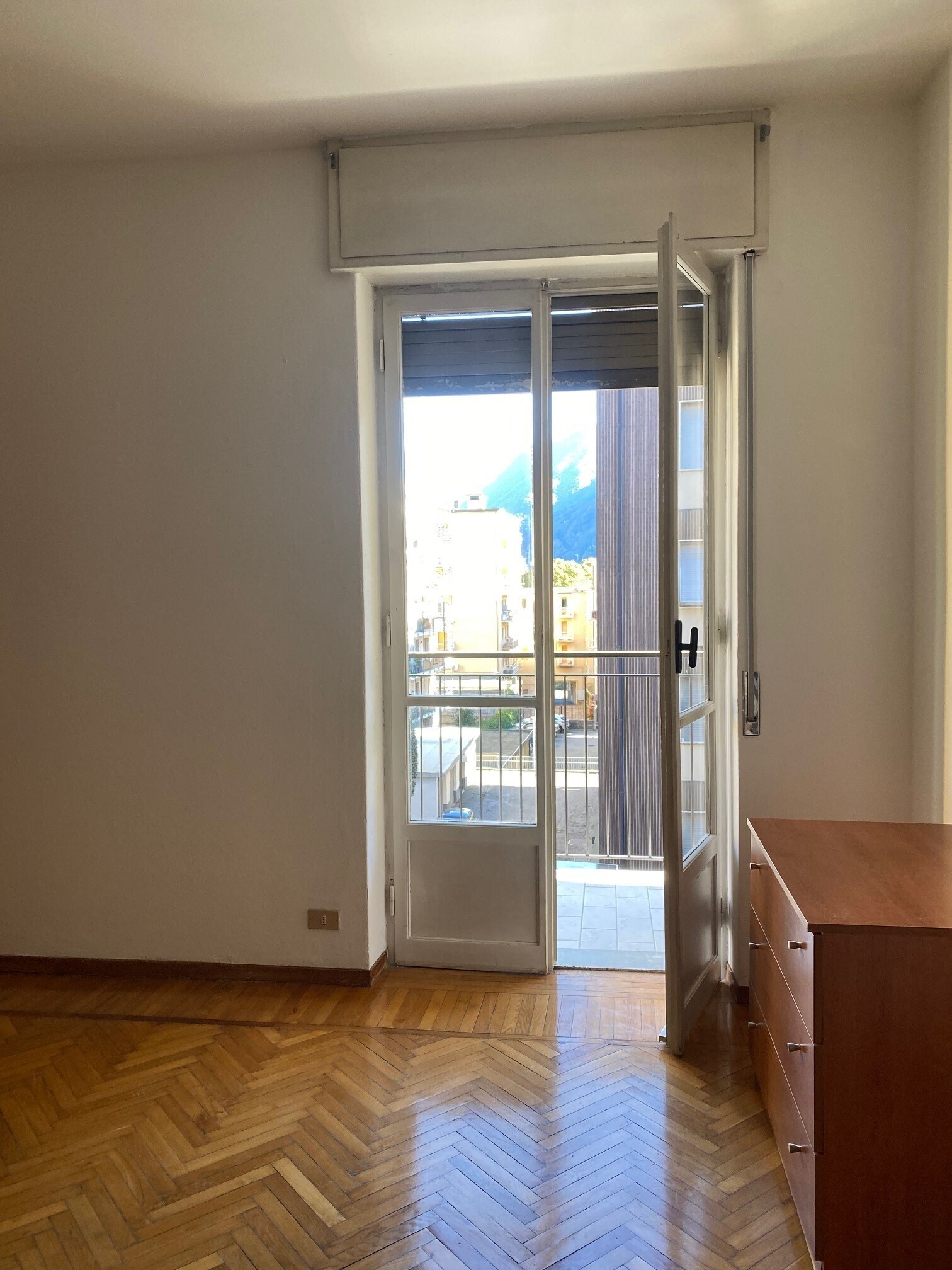 Immagine 14 di Bilocale in affitto  a Como