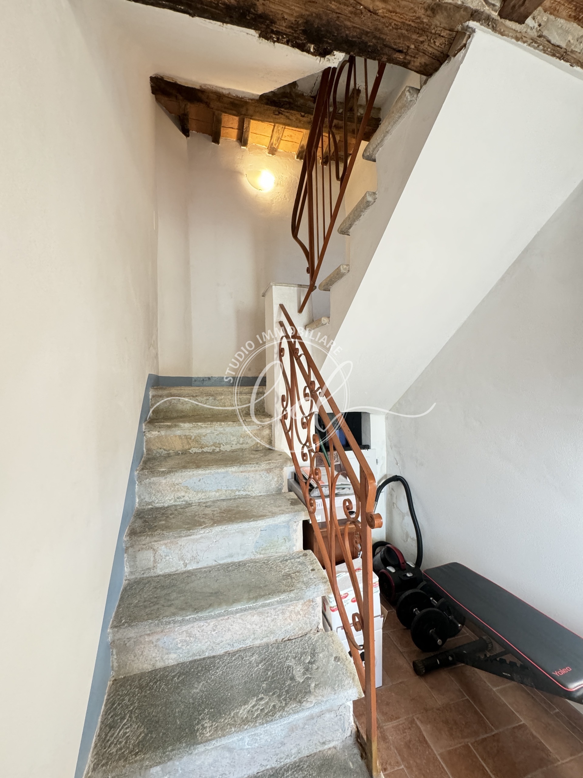 Immagine 14 di Porzione di casa in vendita  a Pietrasanta