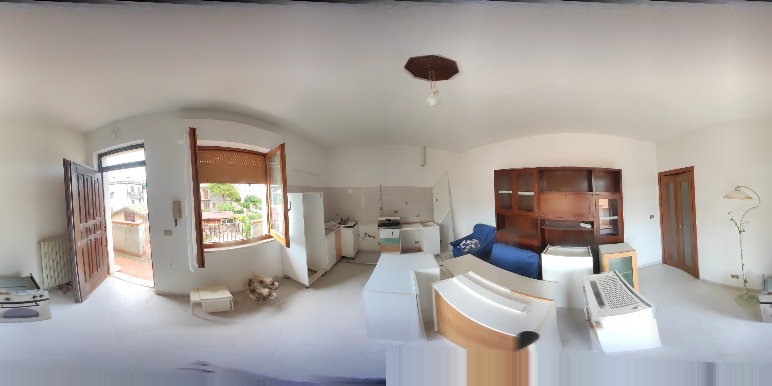 Immagine 38 di Trilocale in vendita  a Pineto