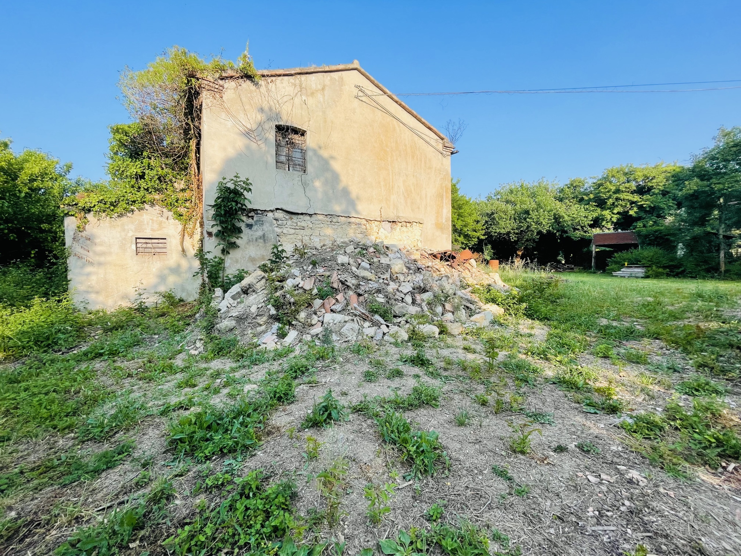 Immagine 11 di Rustico / casale in vendita  in Via Inferno a Camerano