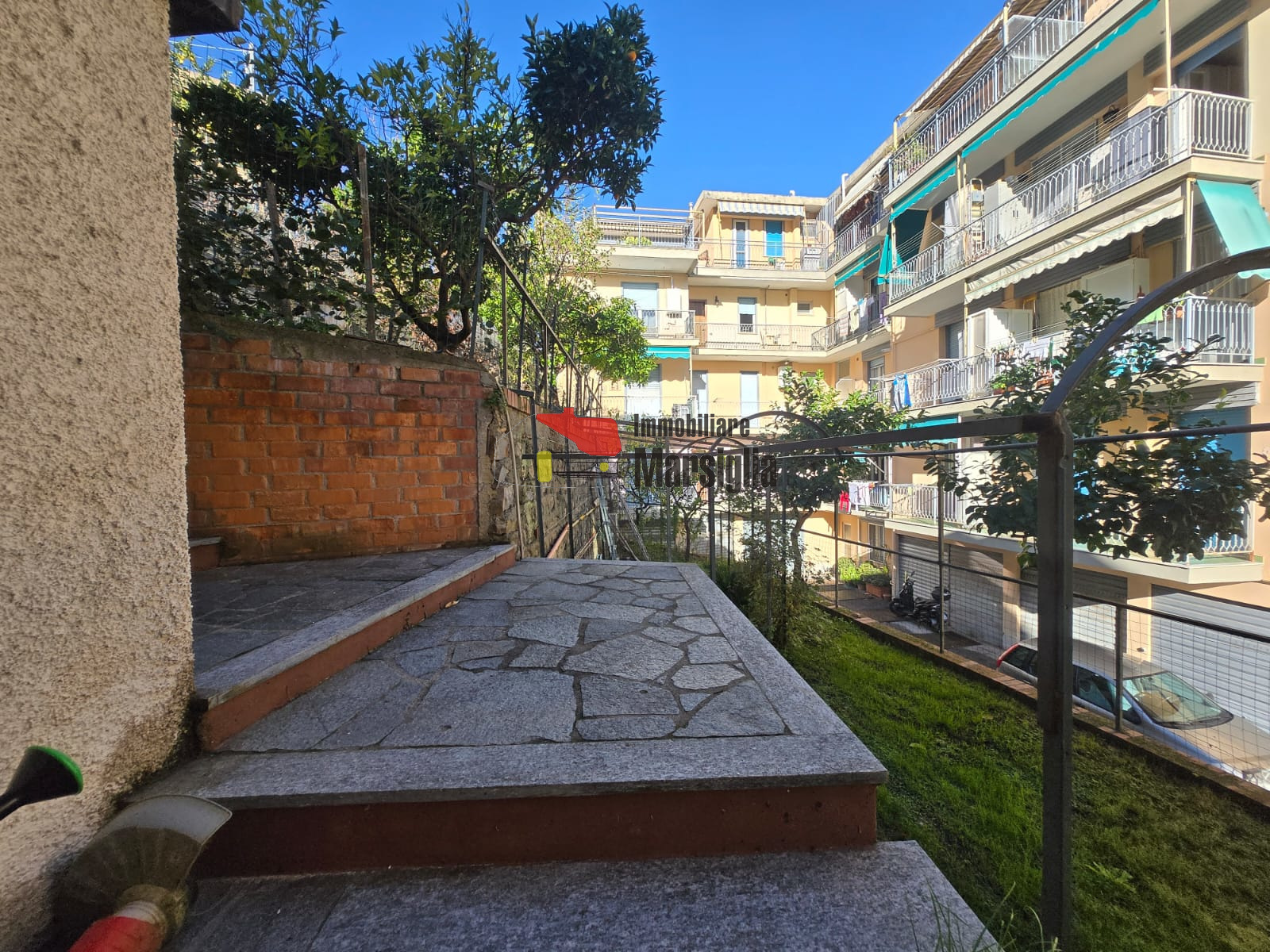 Immagine 2 di Bilocale in vendita  in Via Galileo Galilei 147 a San Remo