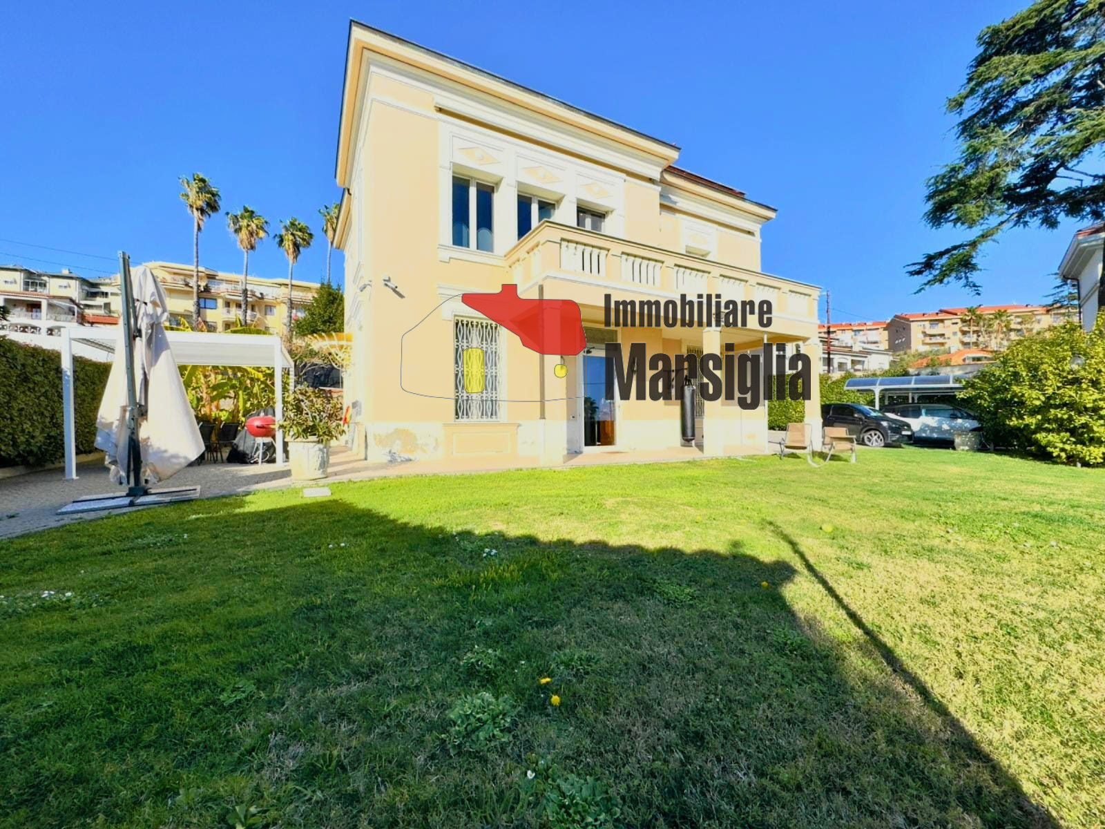 Immagine 3 di Villa in vendita  in Strada Solaro 105 a San Remo