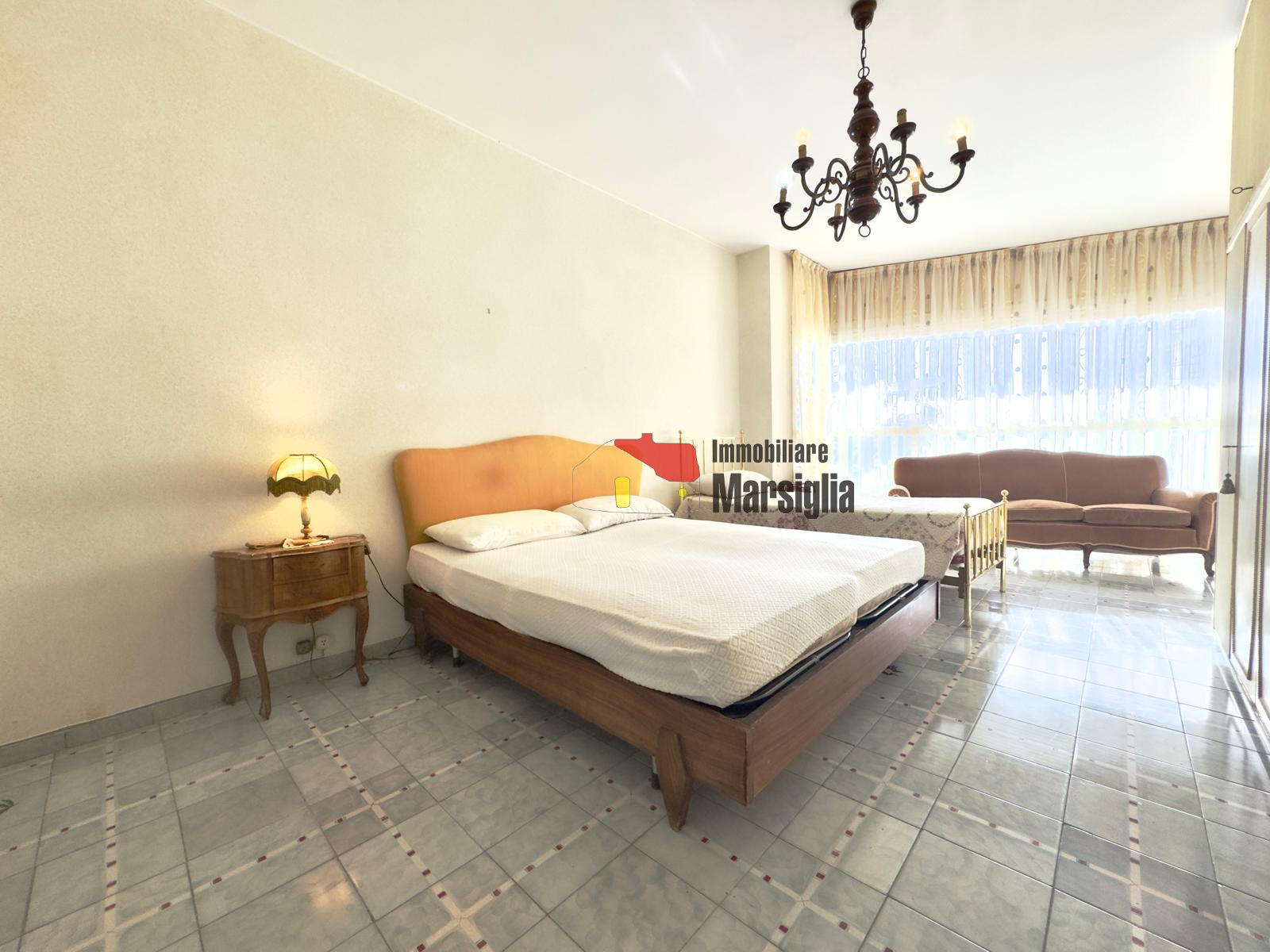 Immagine 13 di Quadrilocale in vendita  in Via Legnano 8 a San Remo