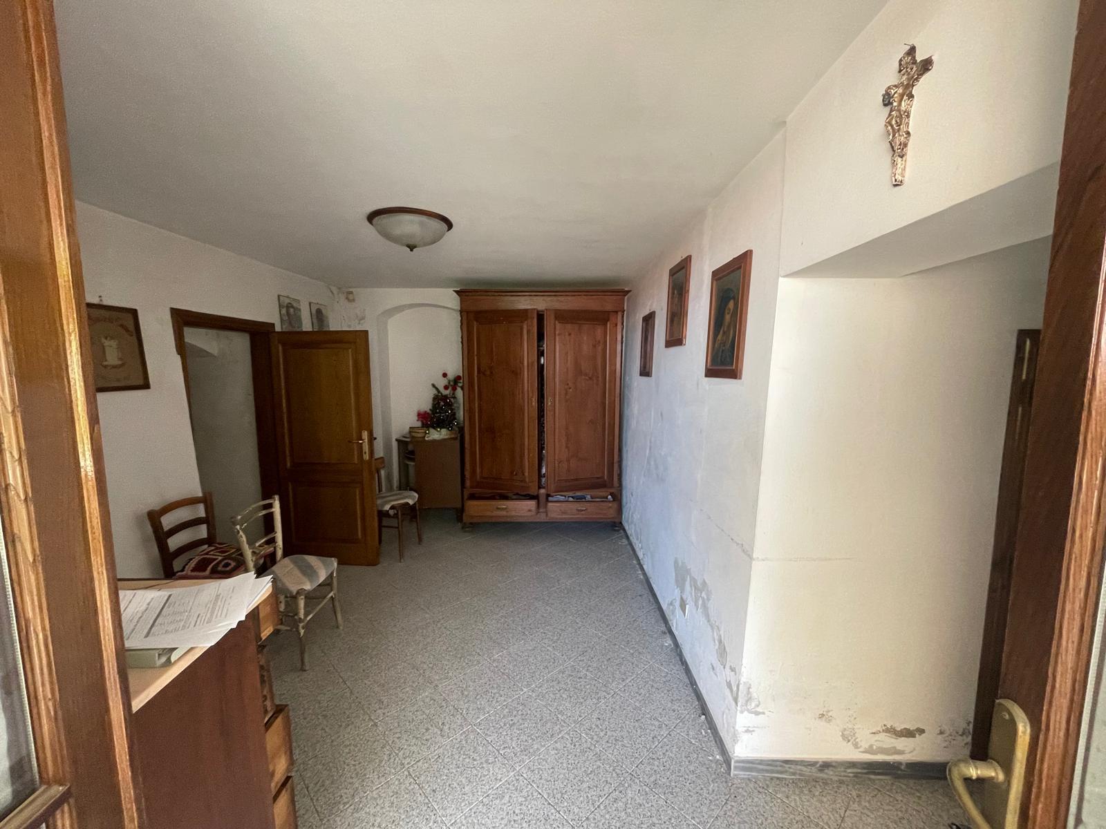 Immagine 13 di Porzione di casa in vendita  a Pietrasanta